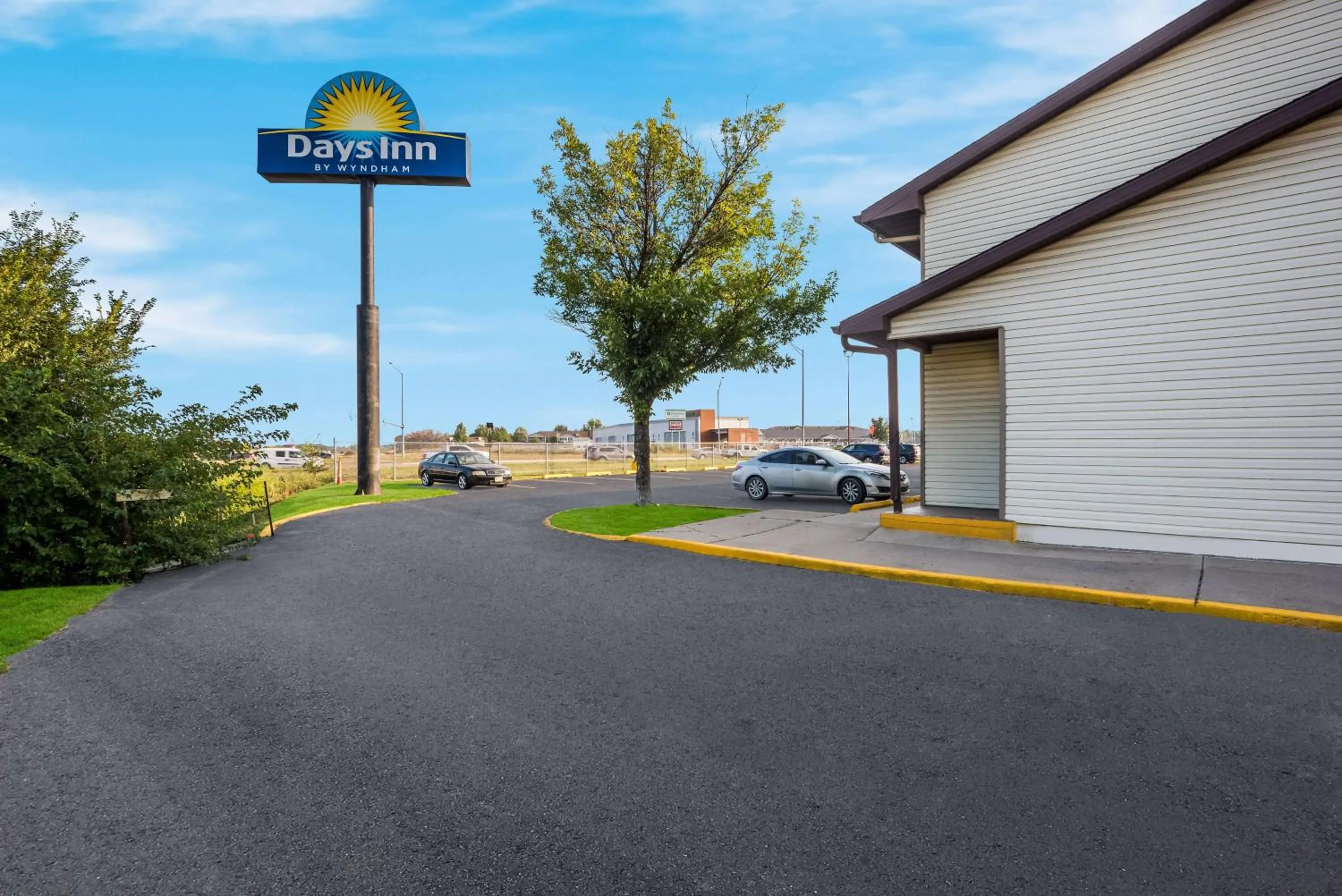 Property building in Days Inn by Wyndham Ankeny - Des Moines