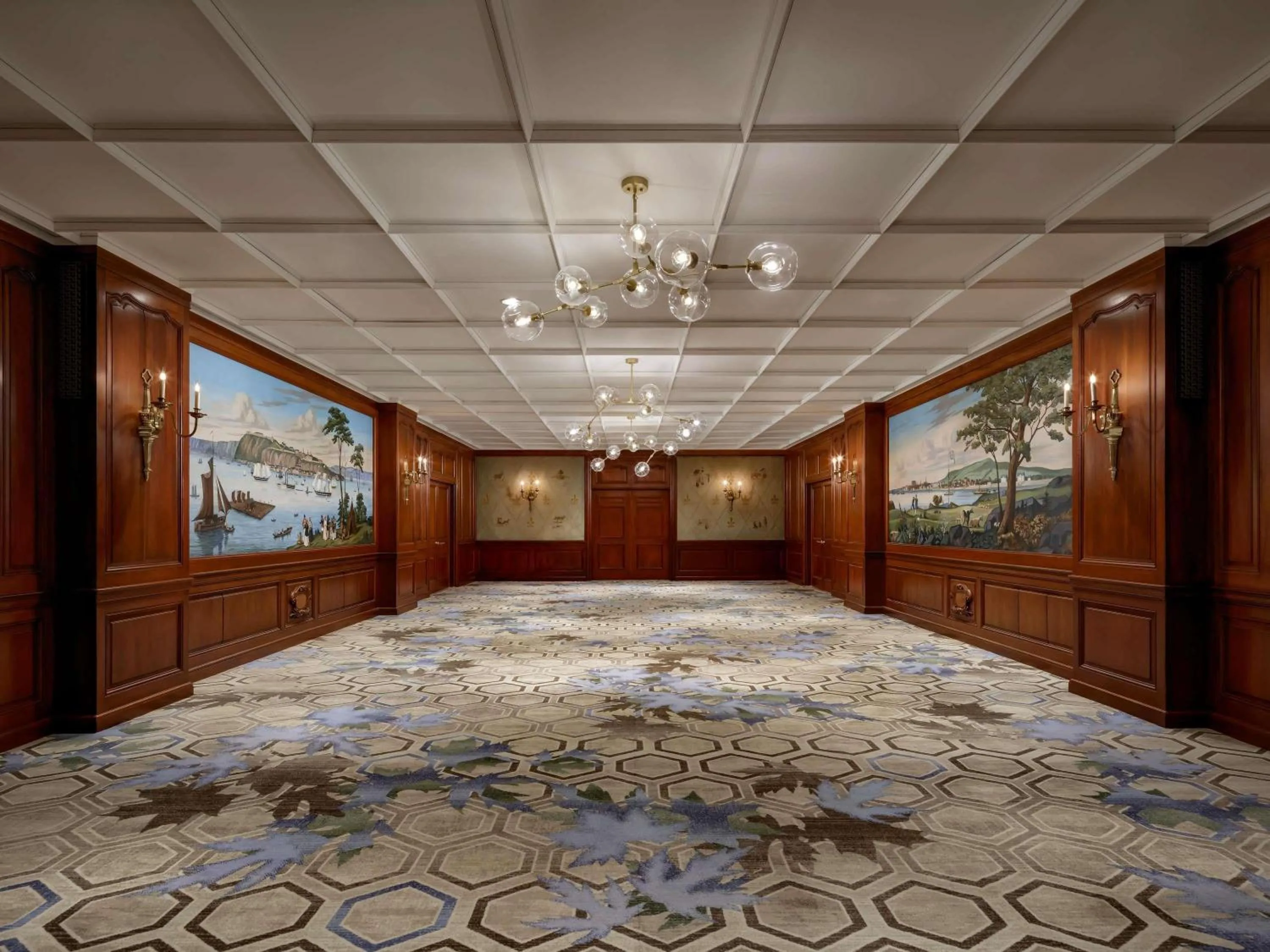 Meeting/conference room, Bed in Fairmont Royal York Hotel