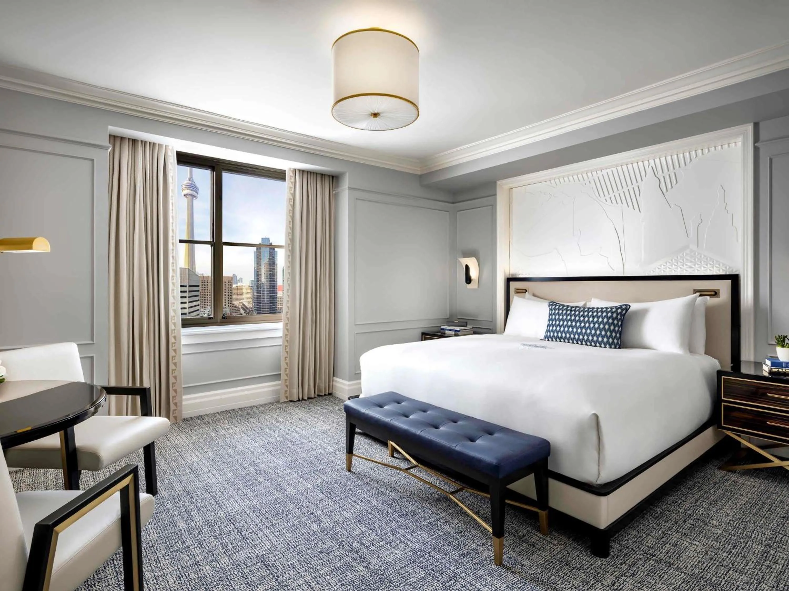 Bedroom, Bed in Fairmont Royal York Hotel