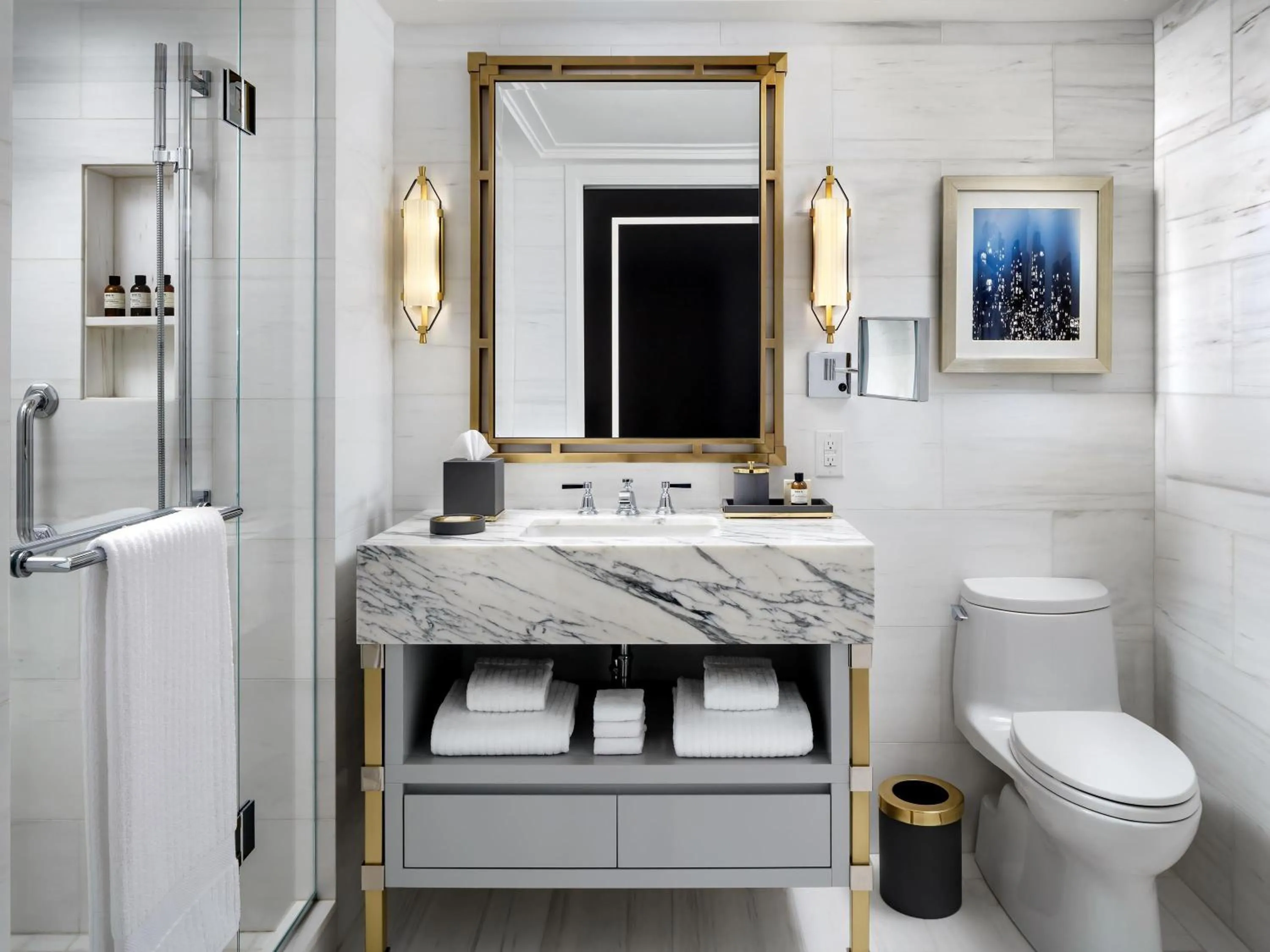 Bedroom in Fairmont Royal York Hotel