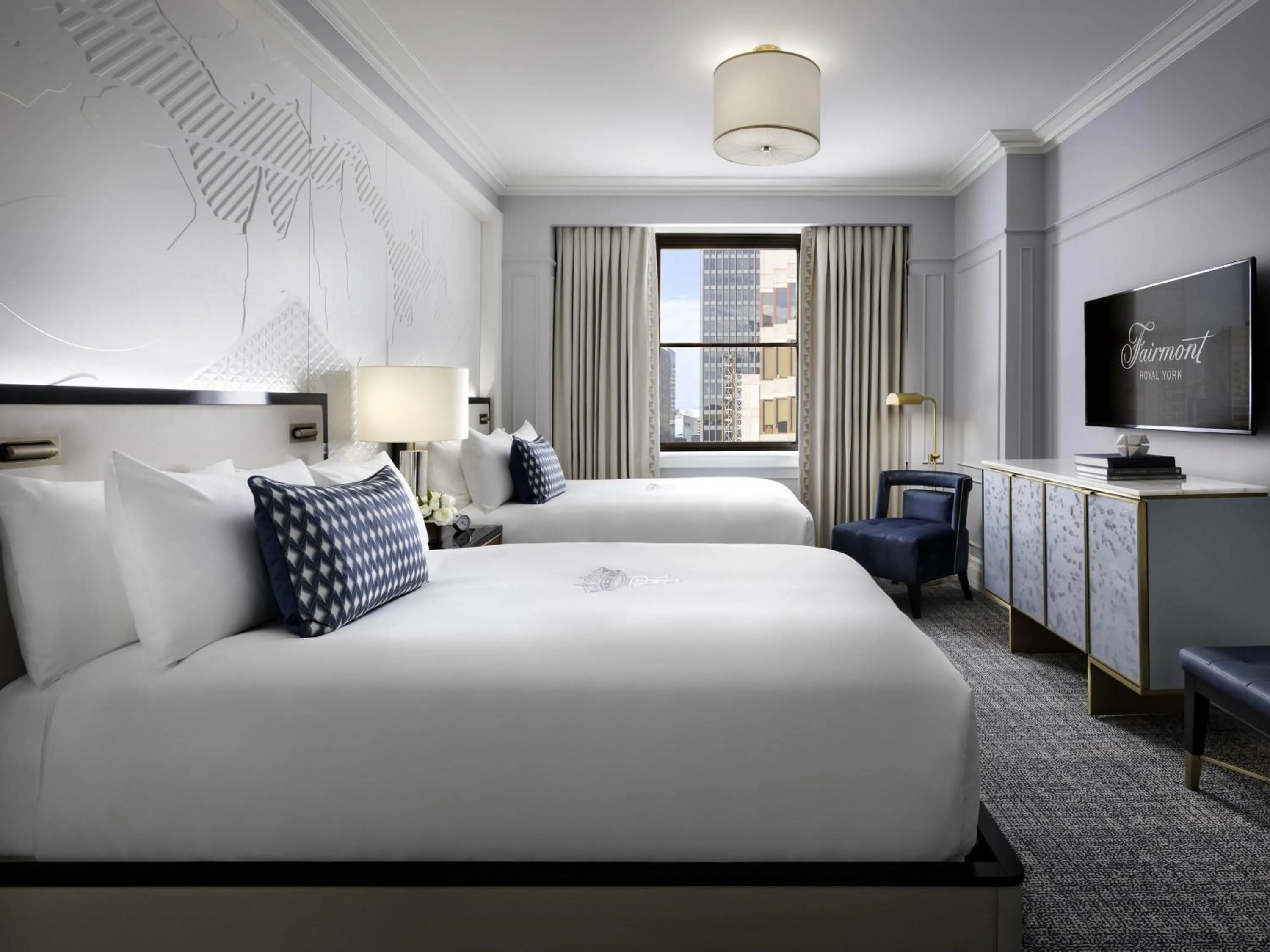 Bedroom, Bed in Fairmont Royal York Hotel