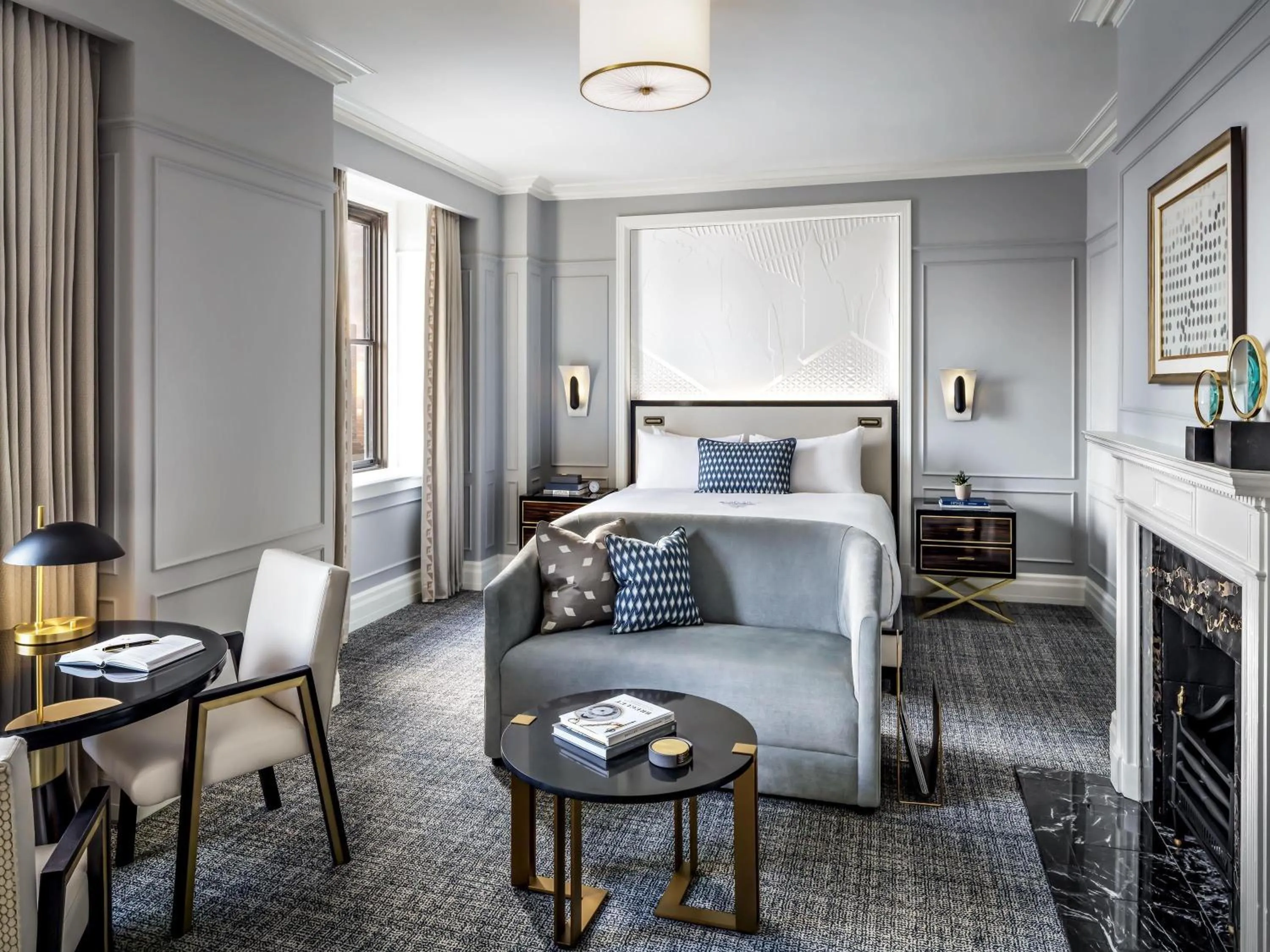 Bedroom, Bed in Fairmont Royal York Hotel