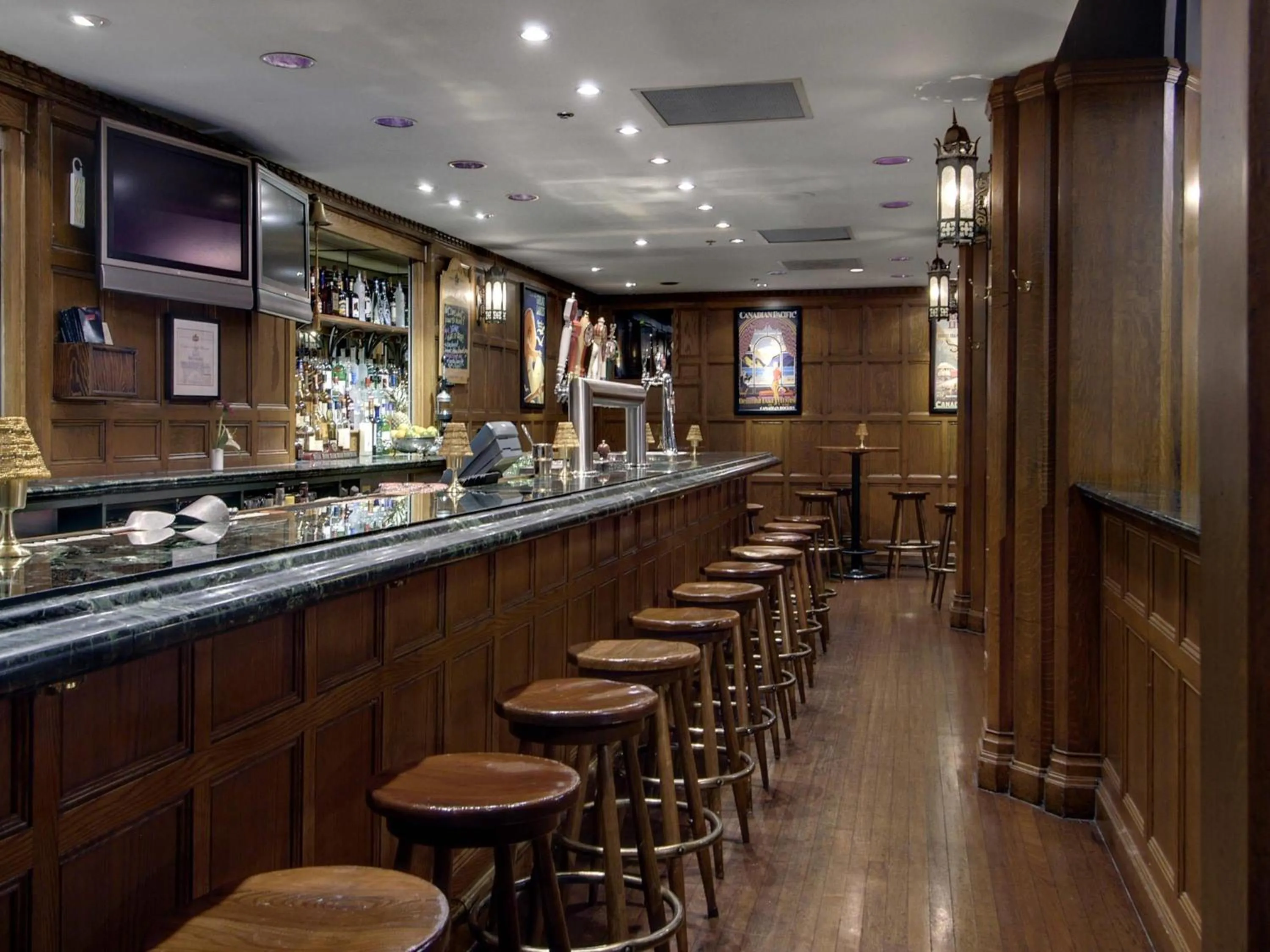 Restaurant/places to eat in Fairmont Royal York Hotel