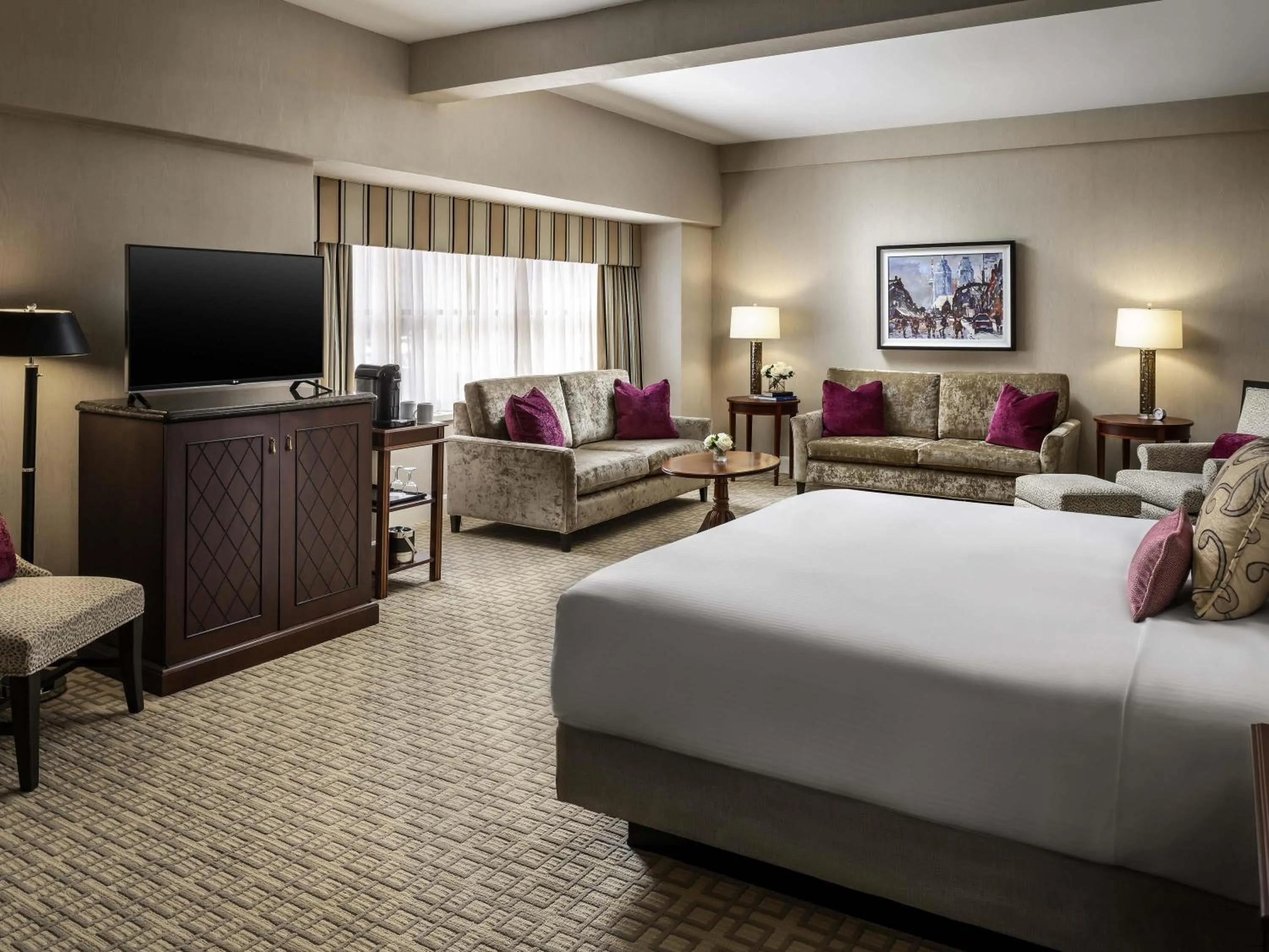 Bedroom, Bed in Fairmont Royal York Hotel