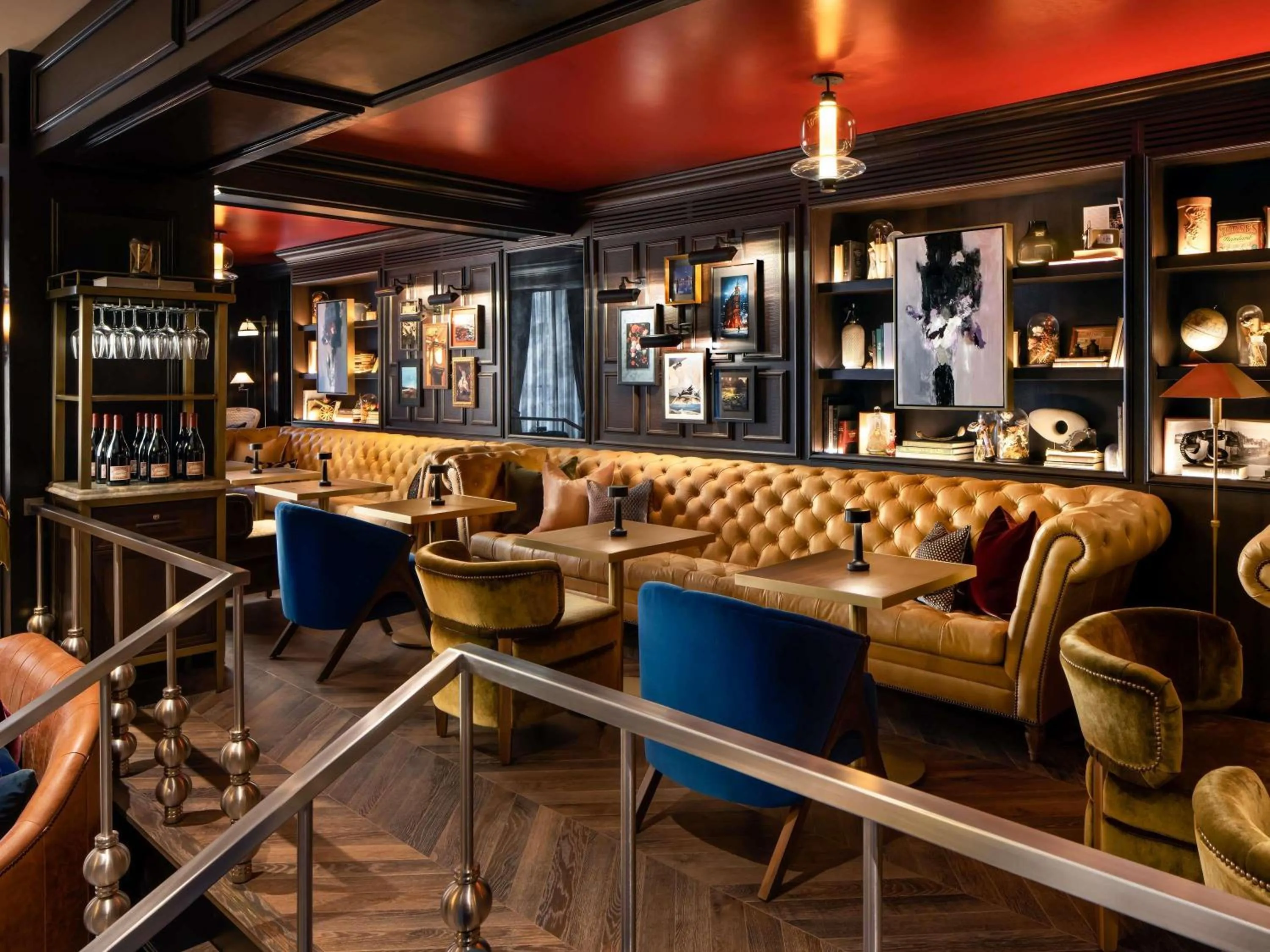 Lounge or bar in Fairmont Royal York Hotel