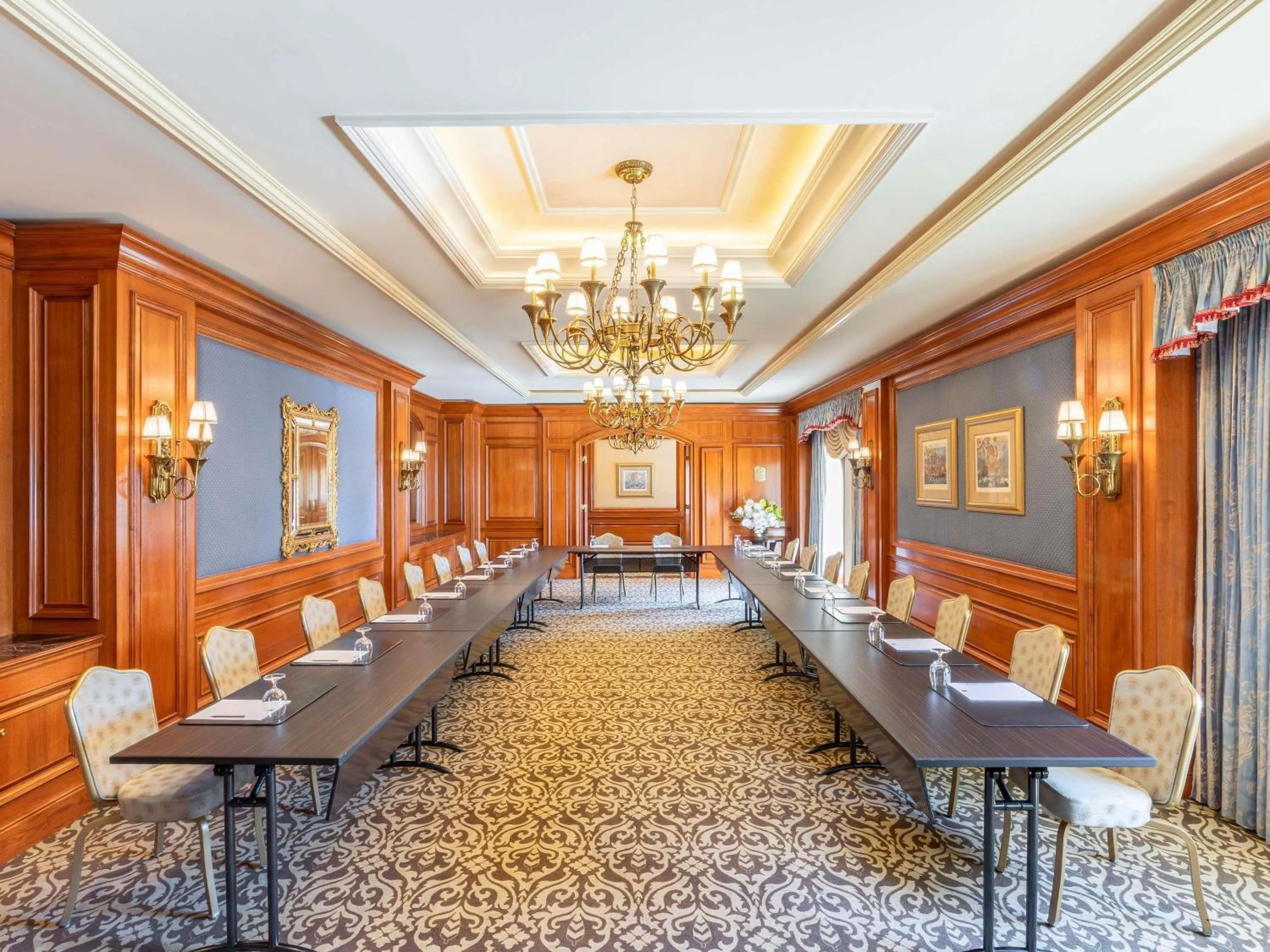 Meeting/conference room in Fairmont Royal York Hotel