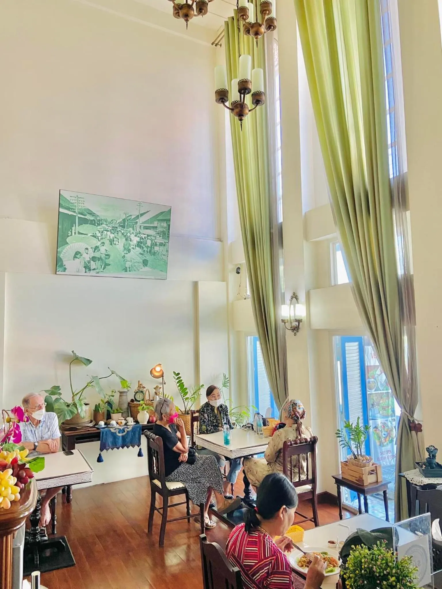 Restaurant/places to eat in Shewe Wana Suite Resort