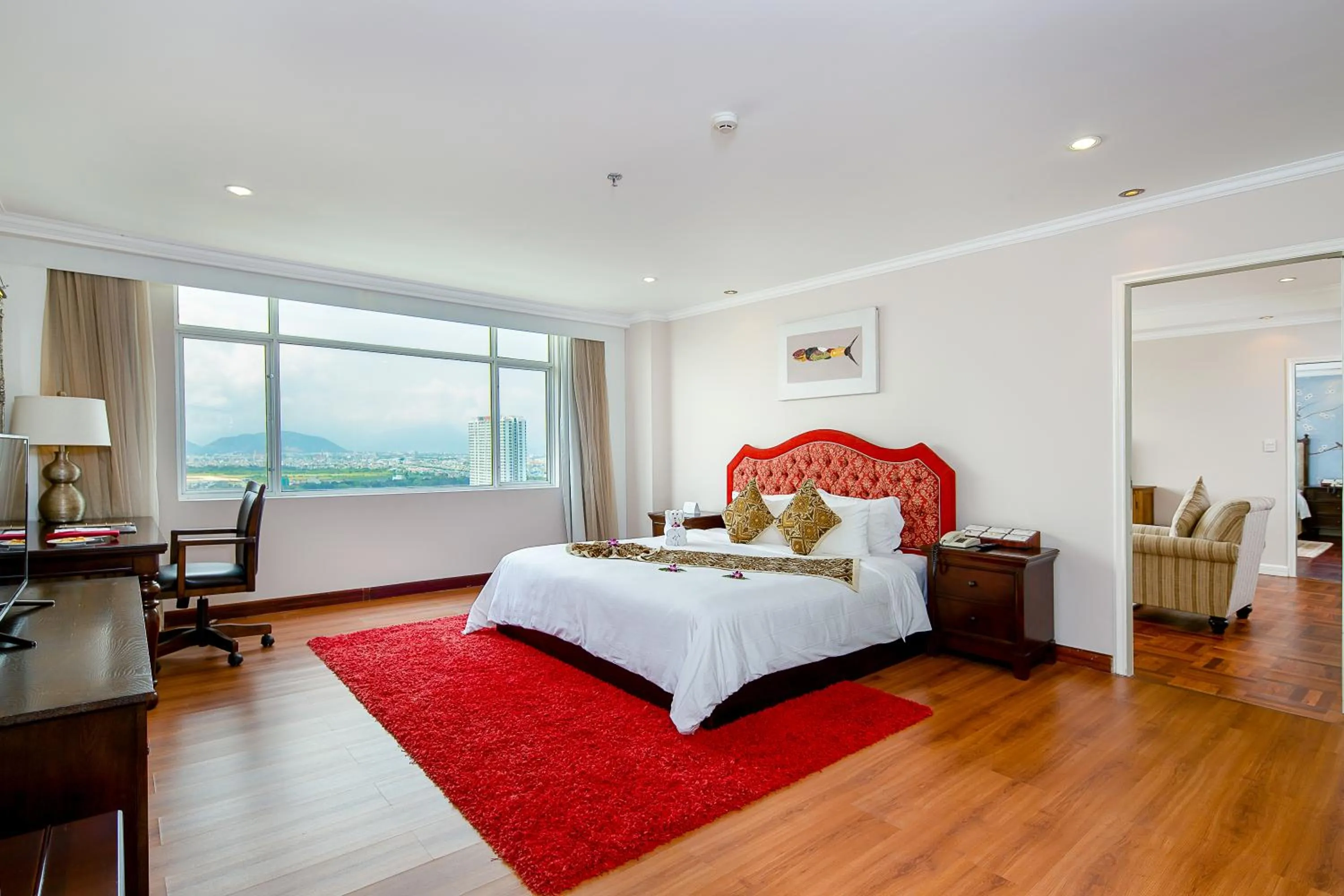 Photo of the whole room, Bed in Muong Thanh Luxury Song Han Hotel