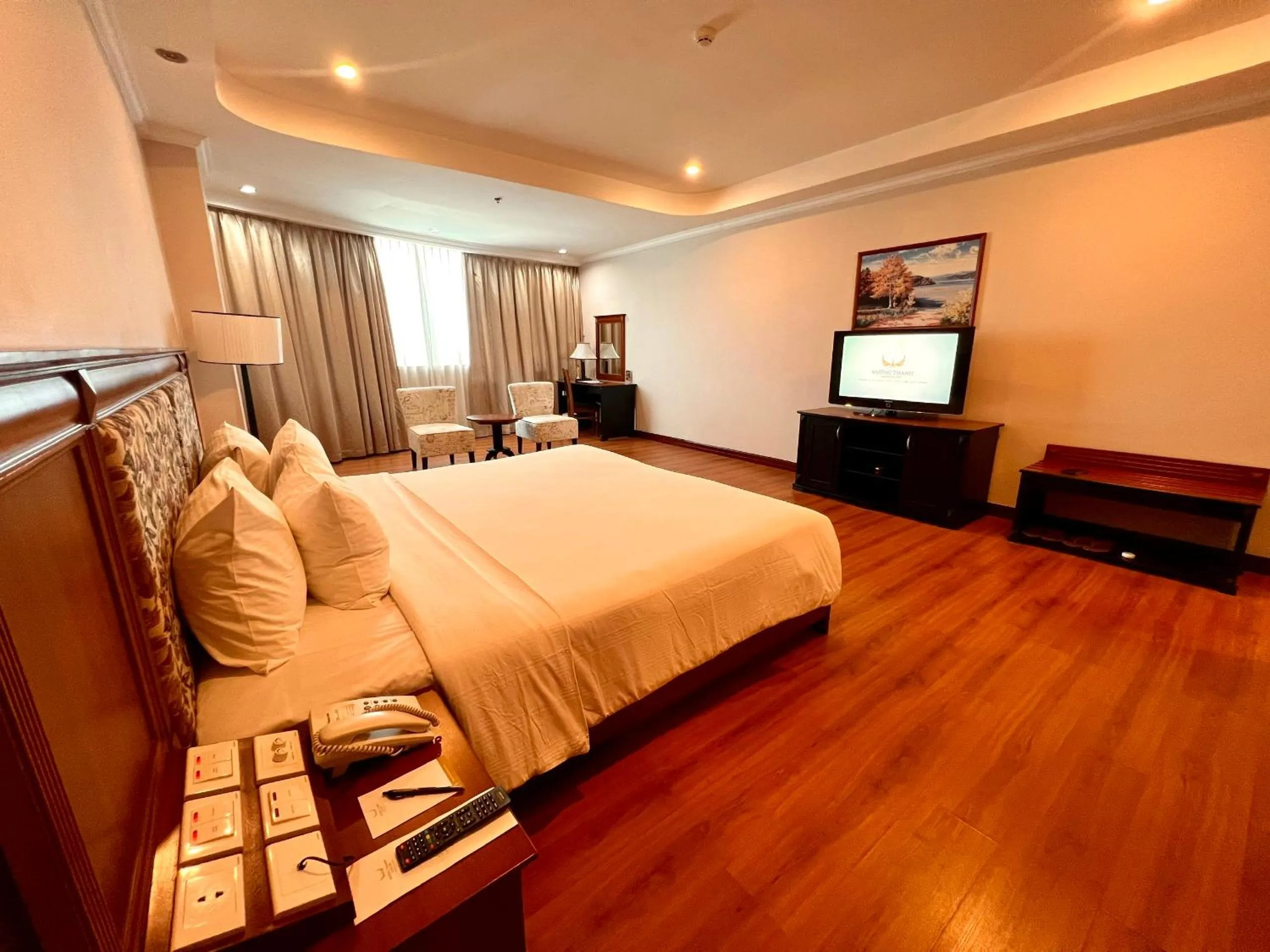 Bedroom, Bed in Muong Thanh Luxury Song Han Hotel