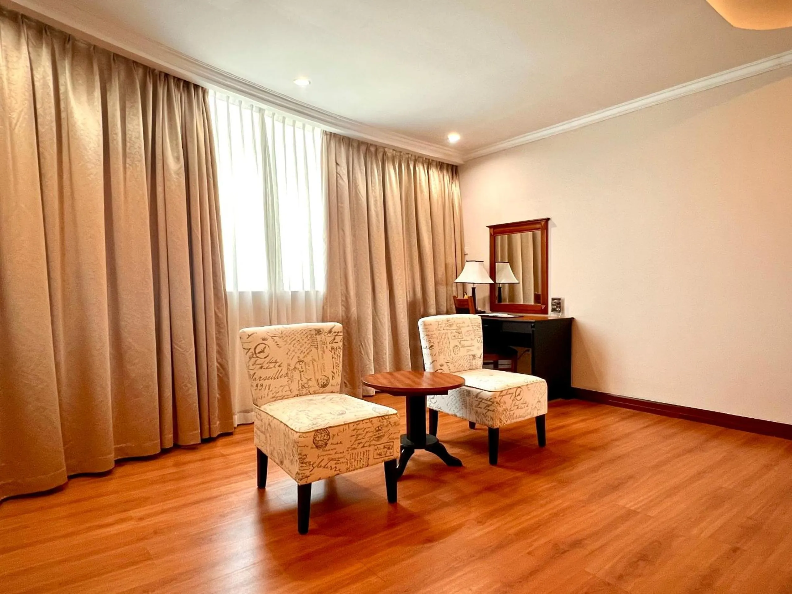Living room in Muong Thanh Luxury Song Han Hotel