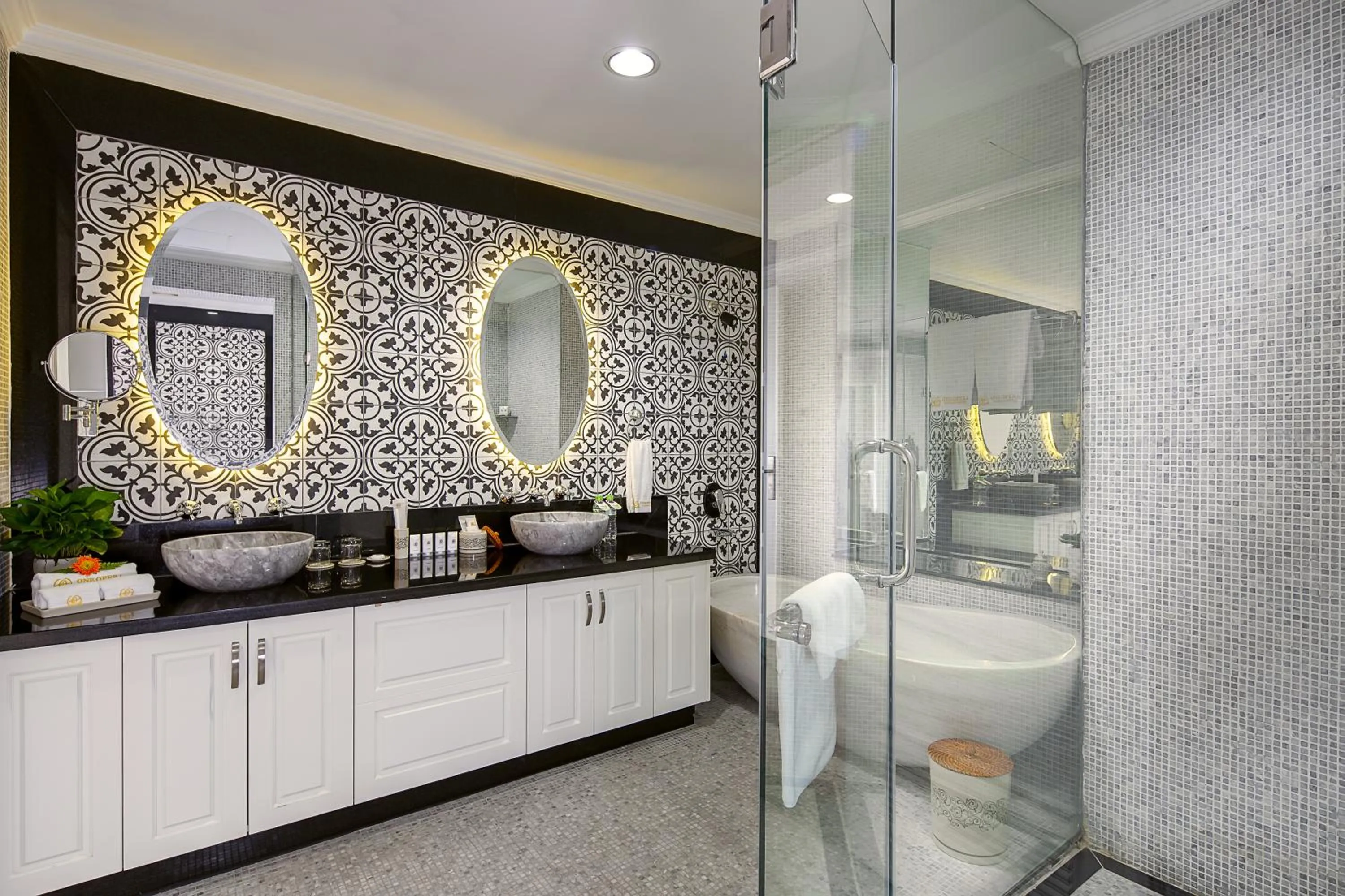 Toilet in Muong Thanh Luxury Song Han Hotel