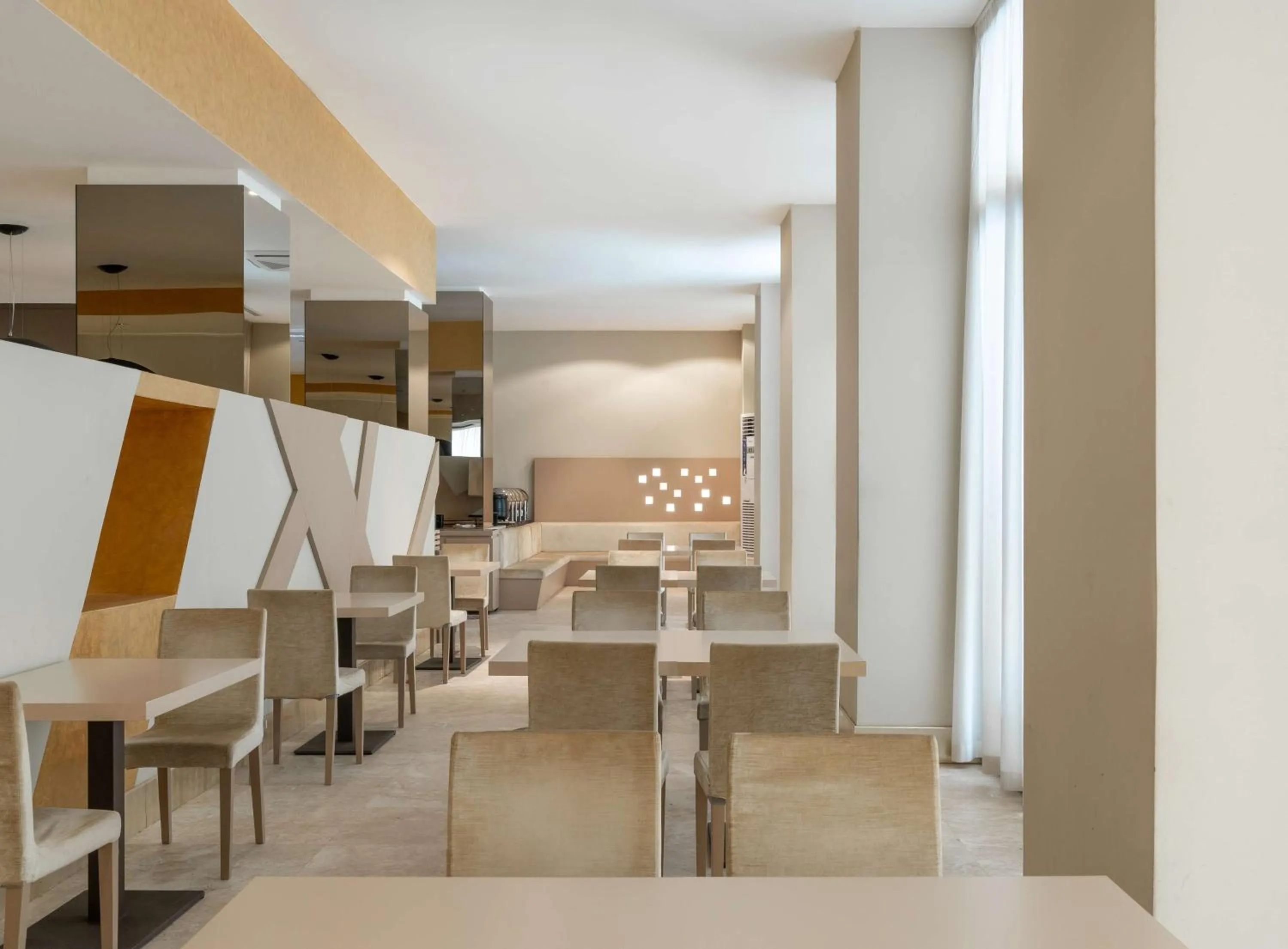 Restaurant/places to eat in Radisson Blu Hotel N'Djamena