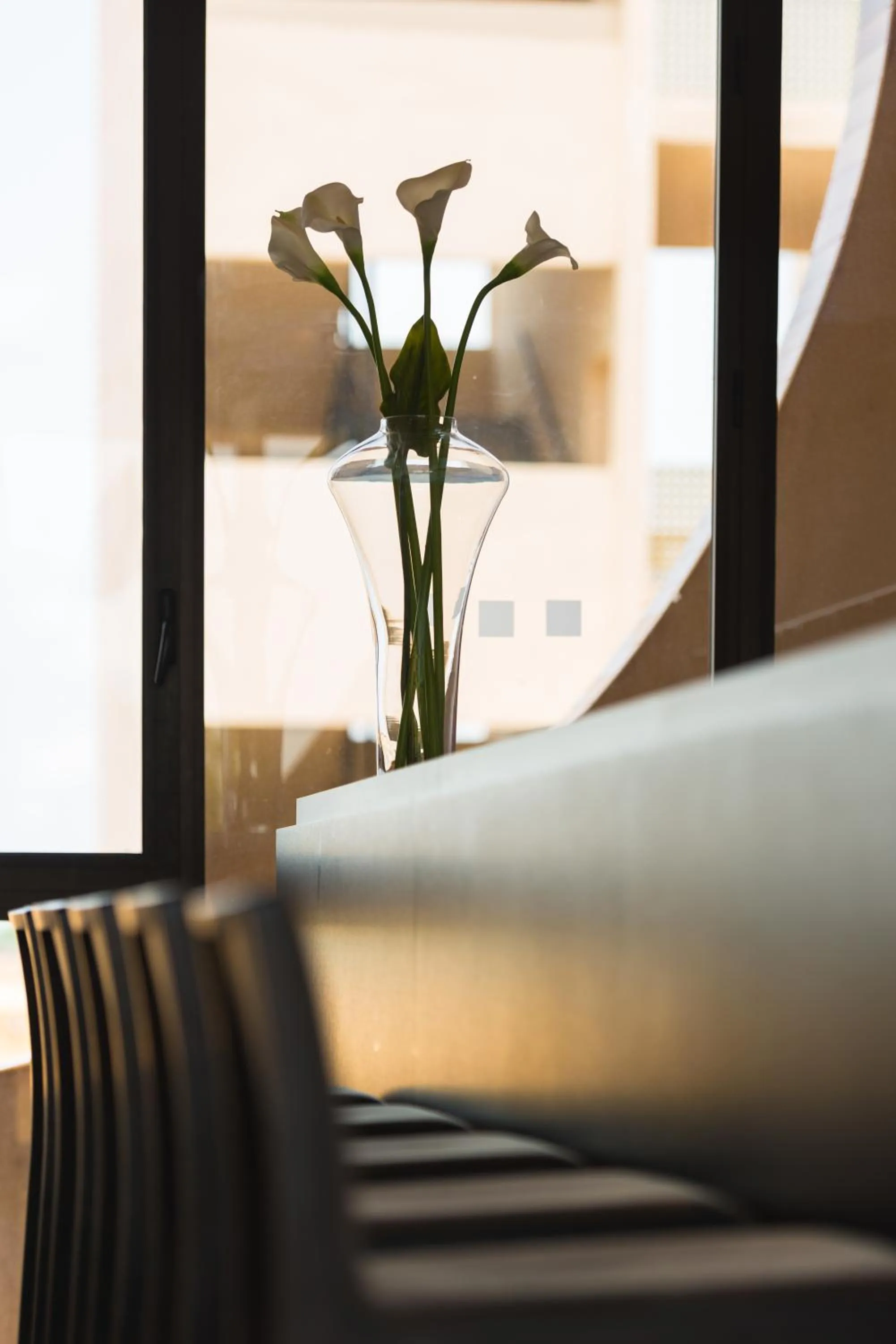Seating area, Bed in Radisson Blu Hotel N'Djamena