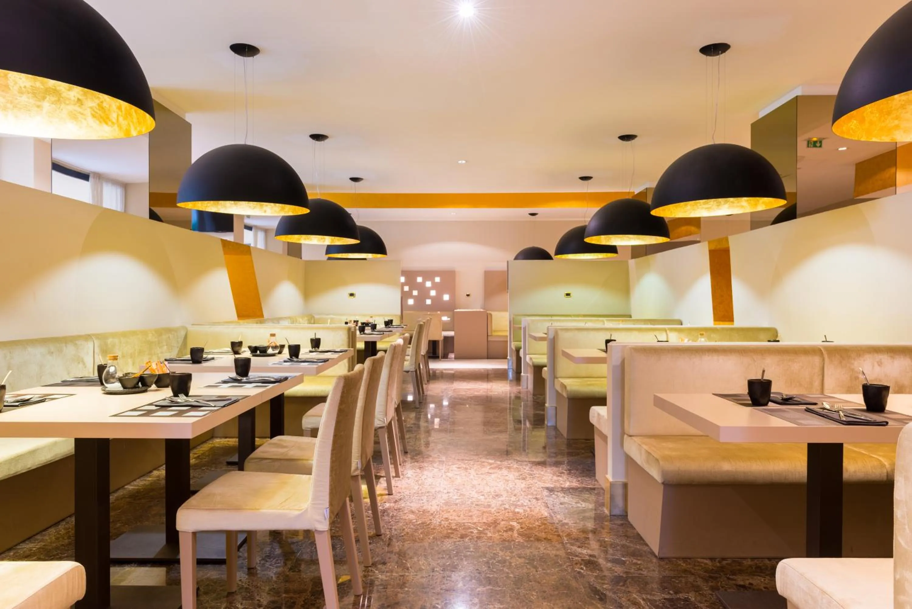 Restaurant/places to eat in Radisson Blu Hotel N'Djamena