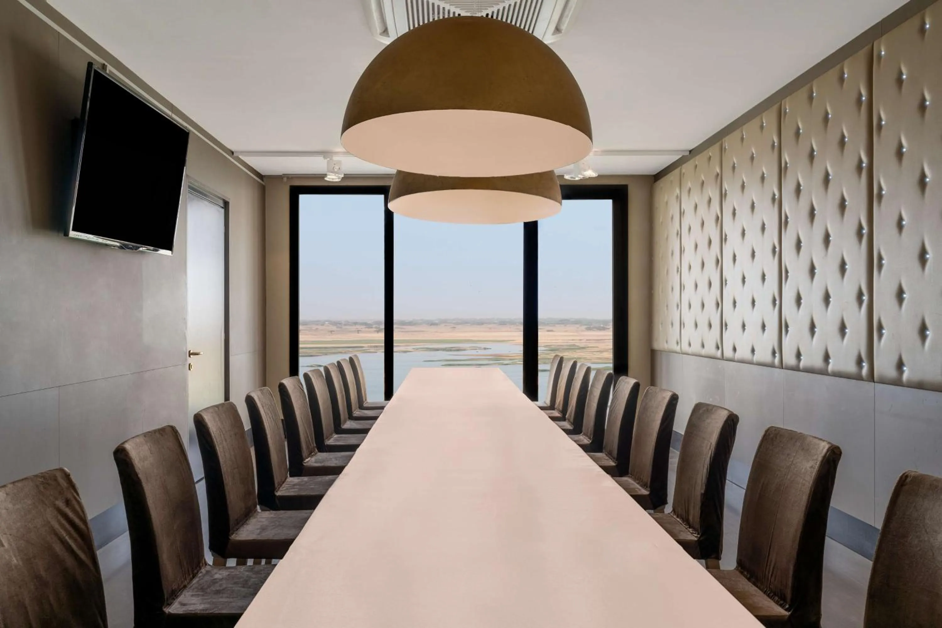 Restaurant/places to eat in Radisson Blu Hotel N'Djamena