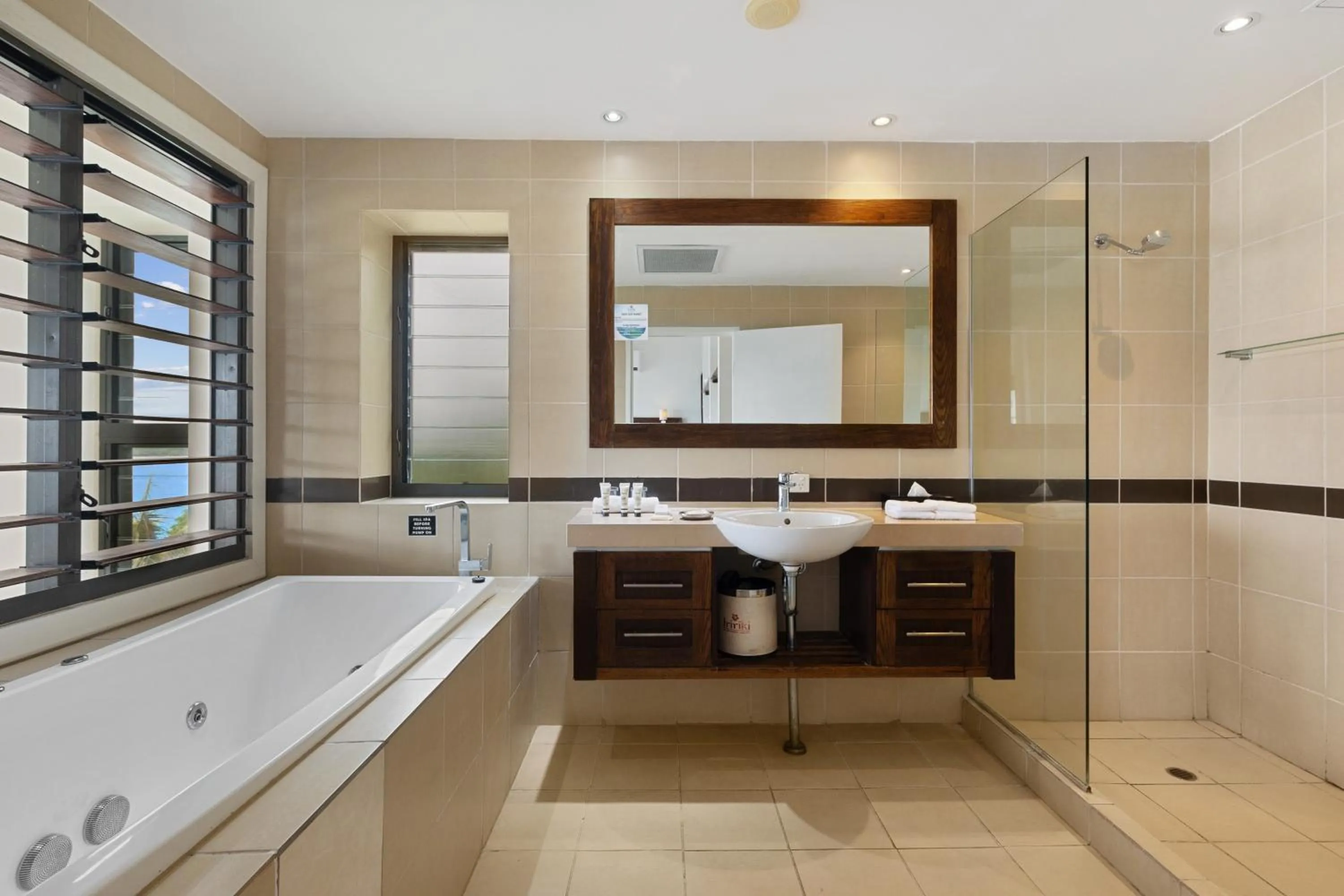 Shower in Iririki Island Resort & Spa