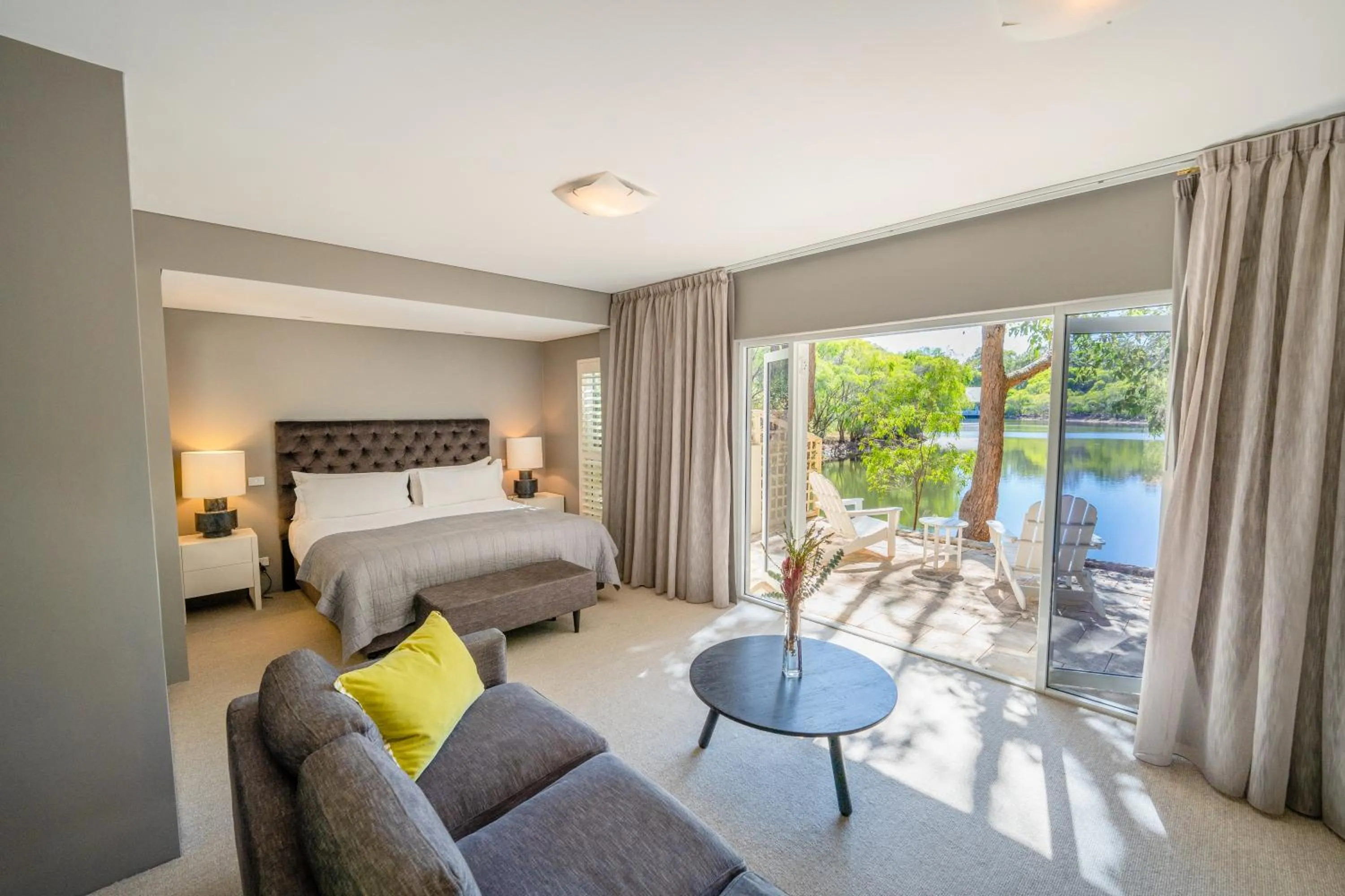 Bedroom, Bed in Cape Lodge