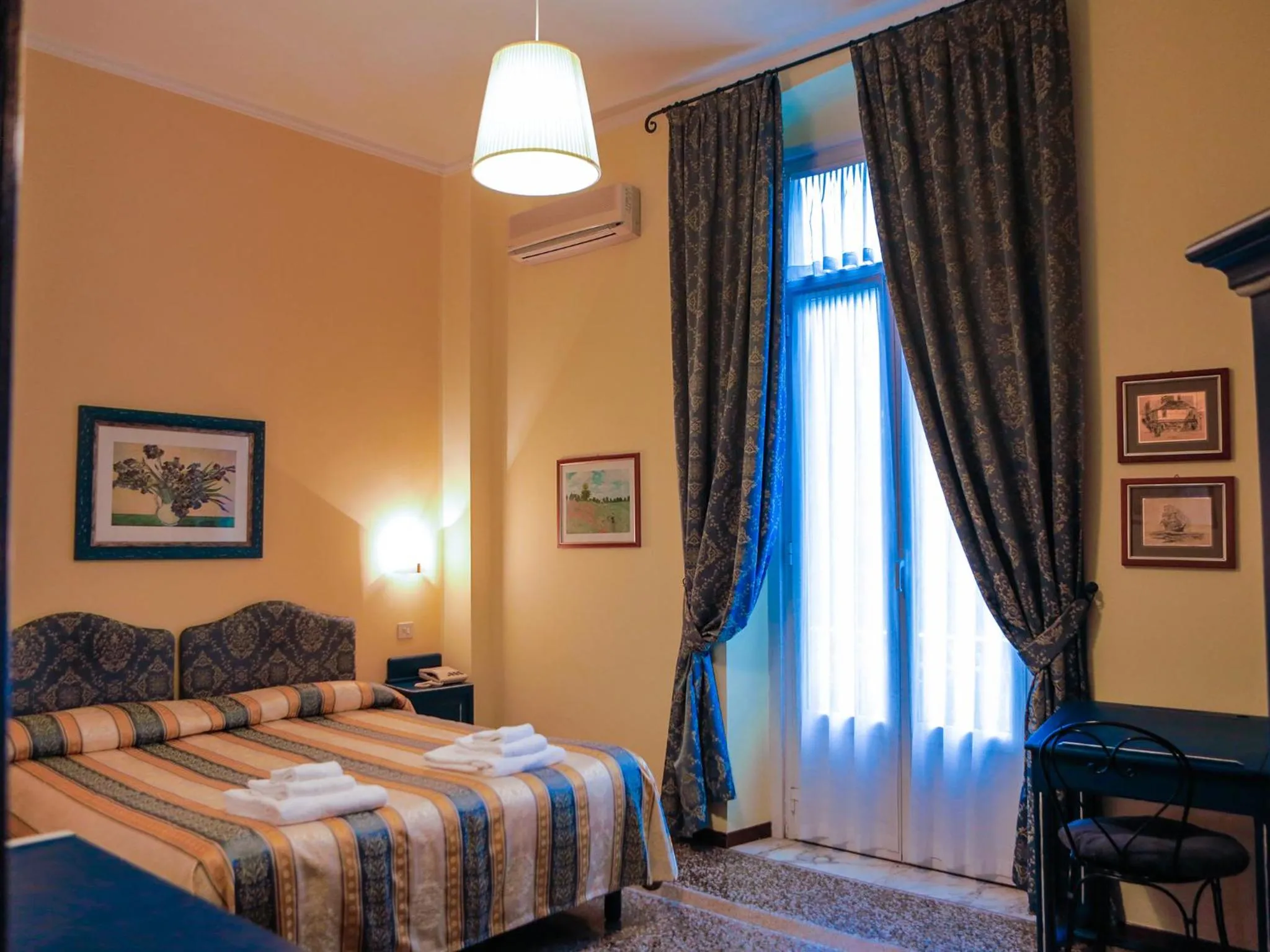 Bedroom, Bed in Hotel Delle Rose