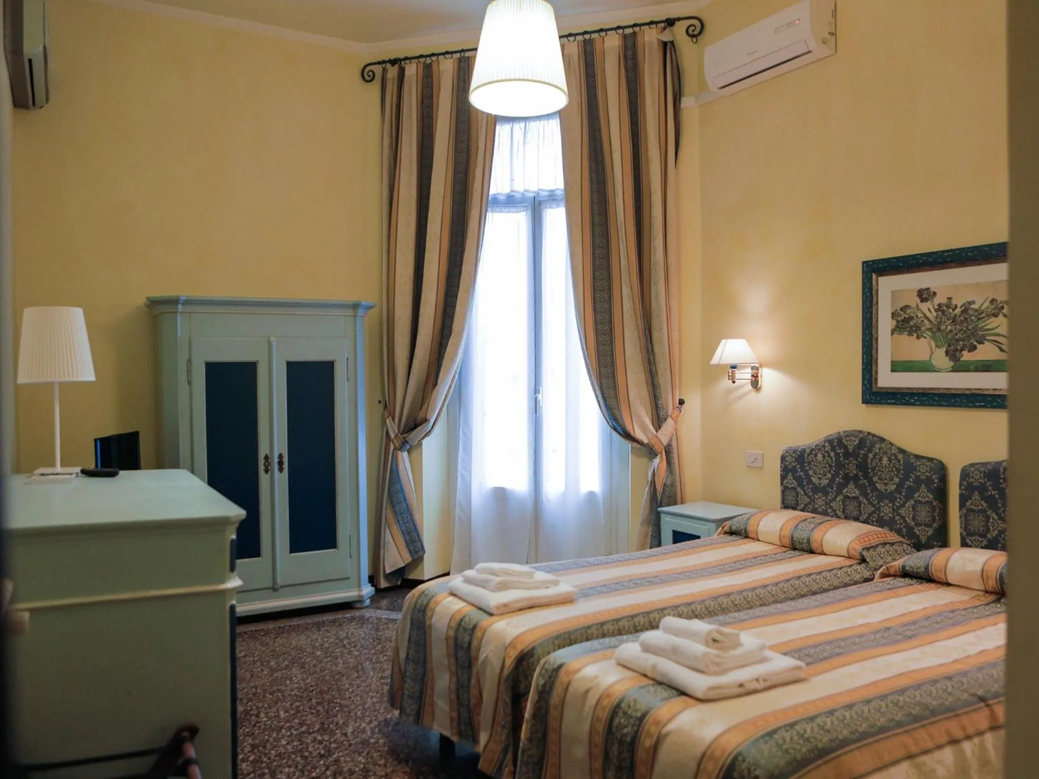 Bedroom, Bed in Hotel Delle Rose