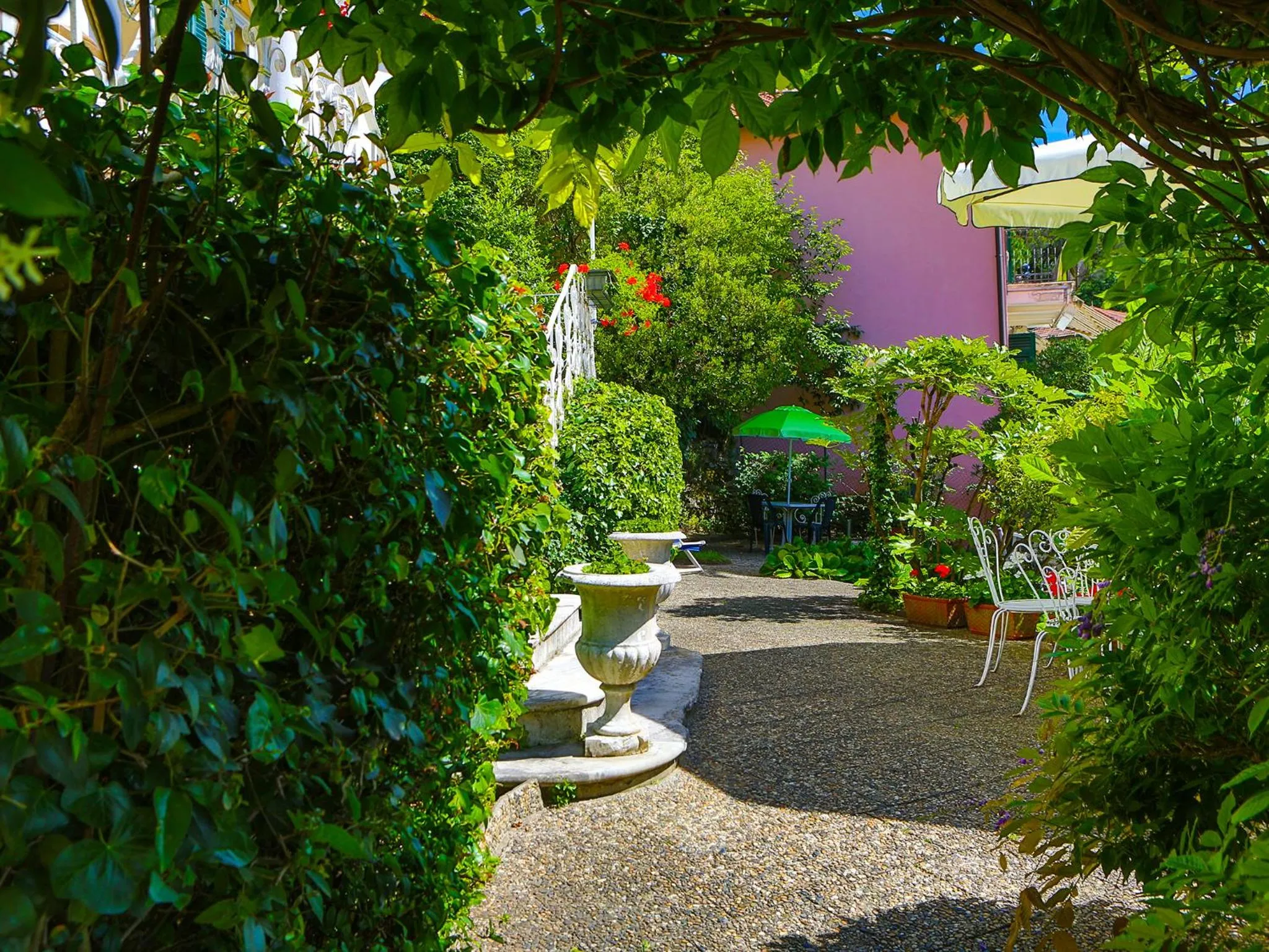 Facade/entrance in Hotel Delle Rose