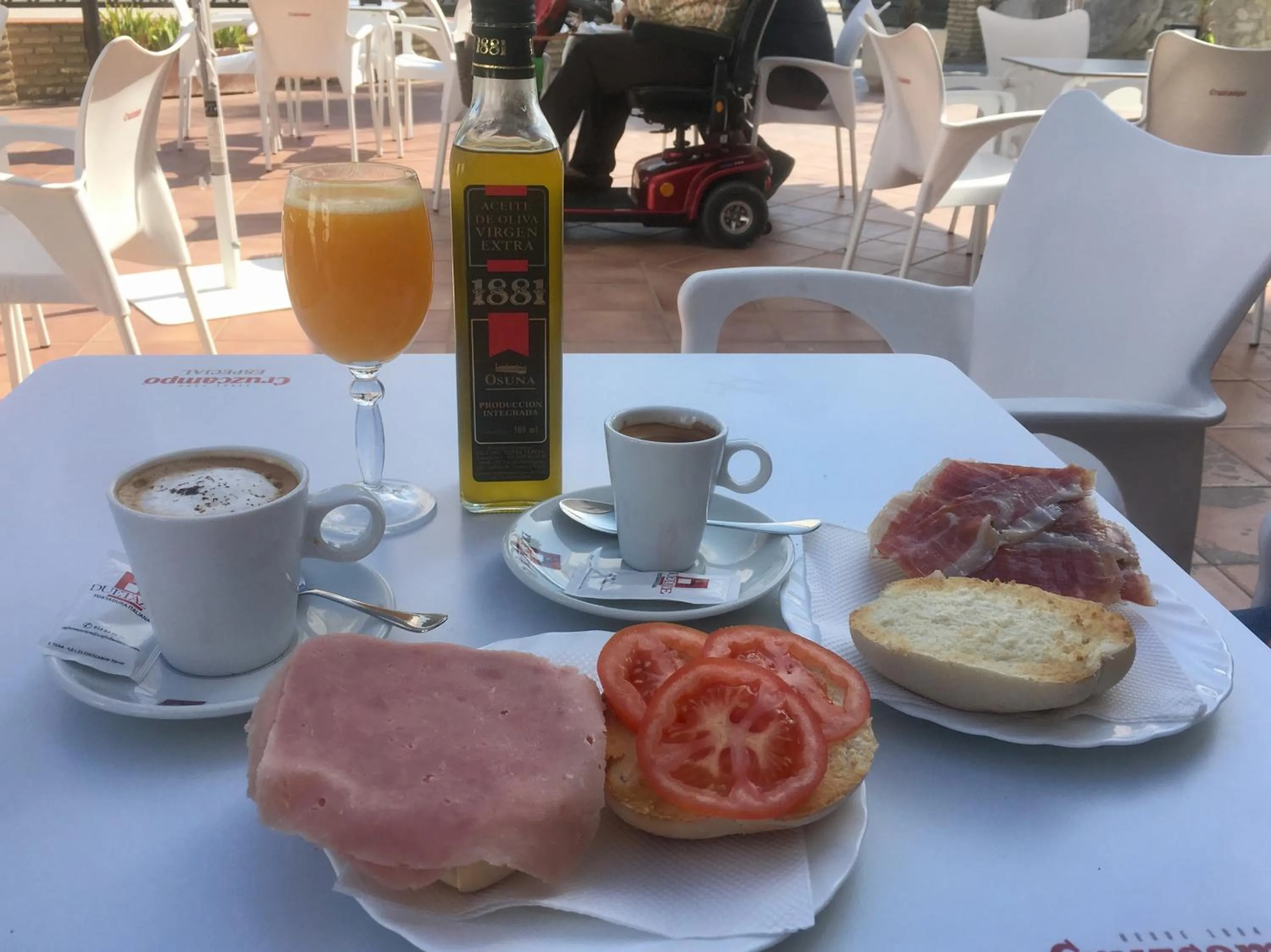 Food and drinks in Hotel El Molino