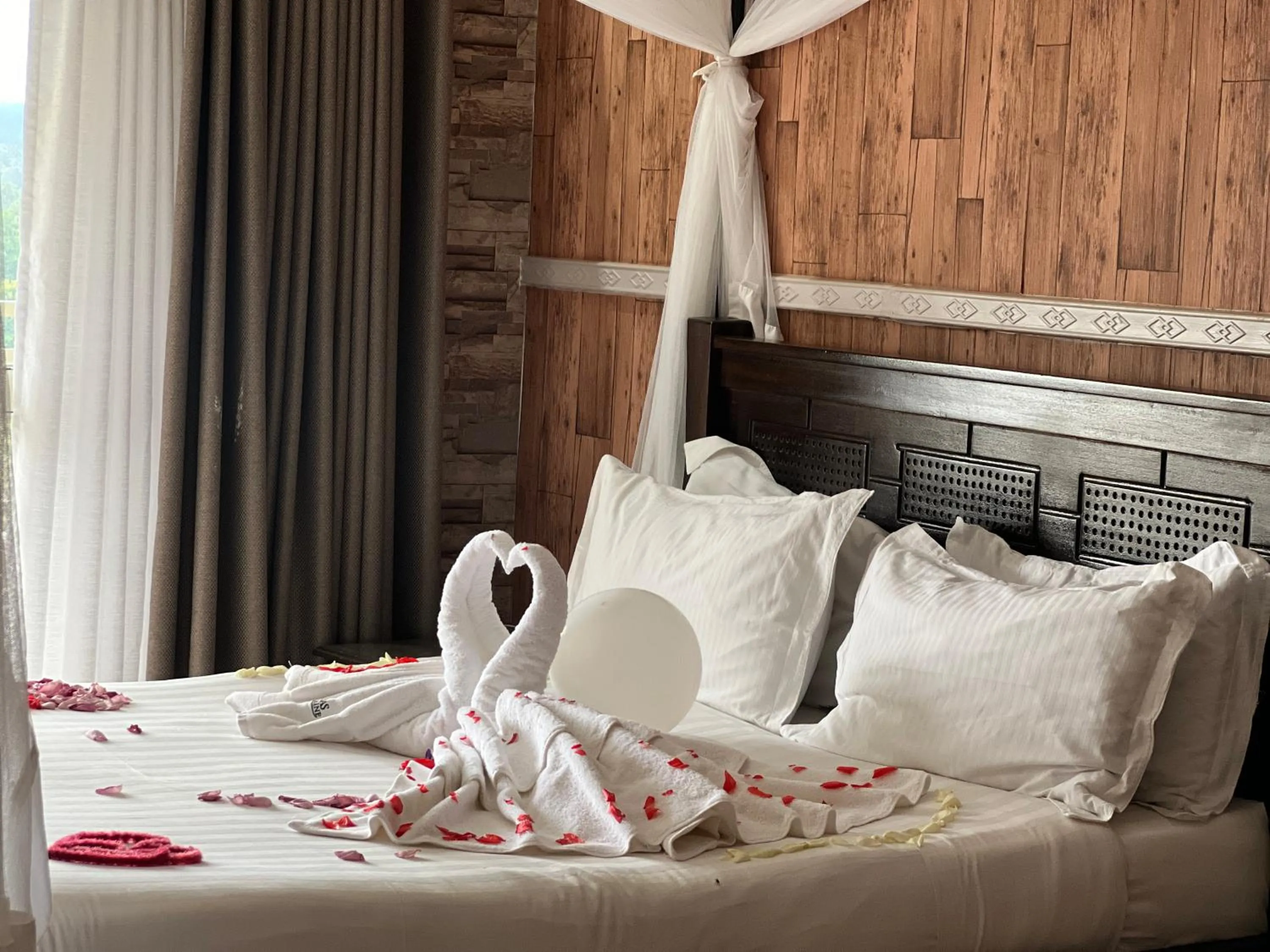 Bed in Nokras Riverine Hotel & Spa