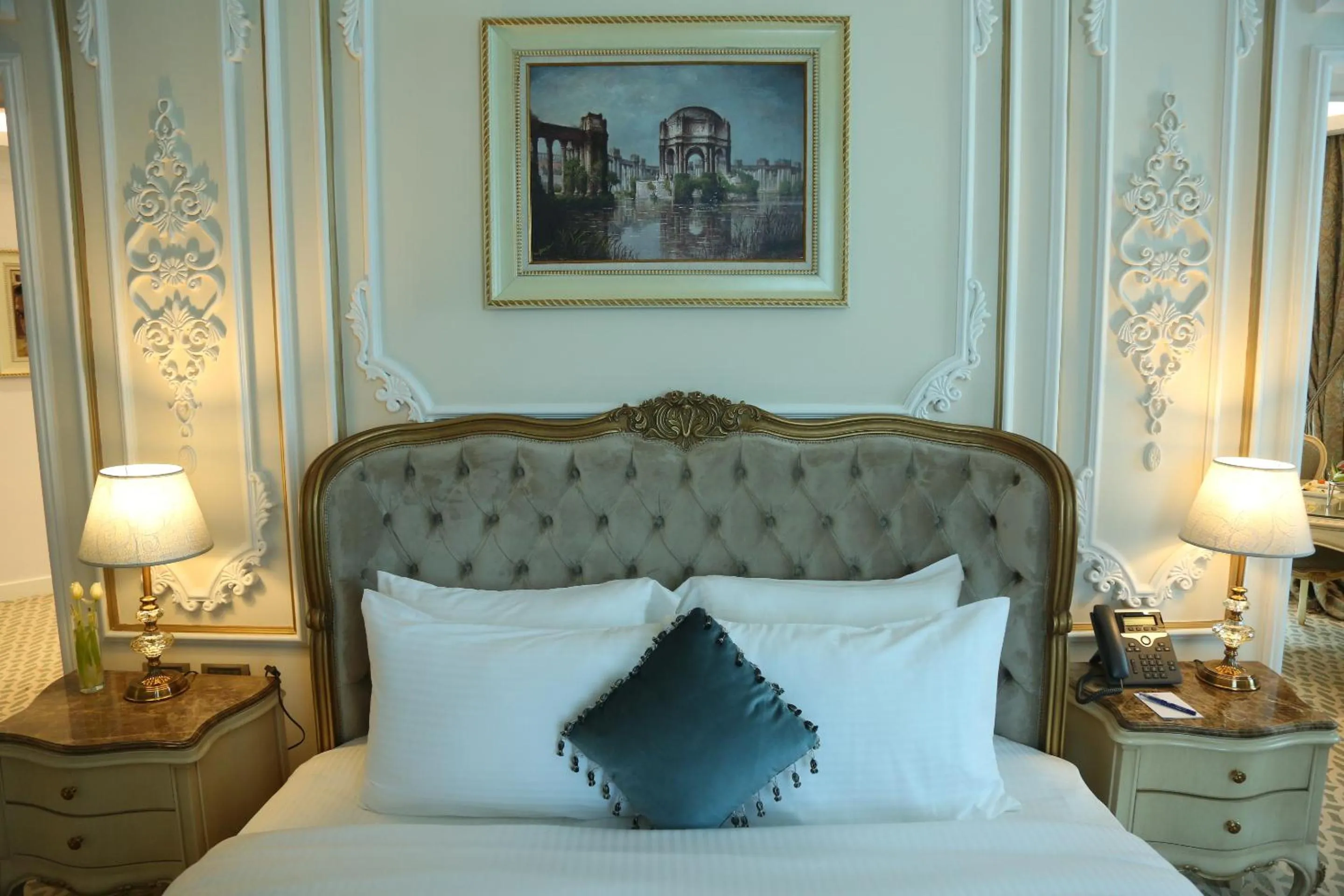 Bedroom, Bed in Tolip Golden Plaza