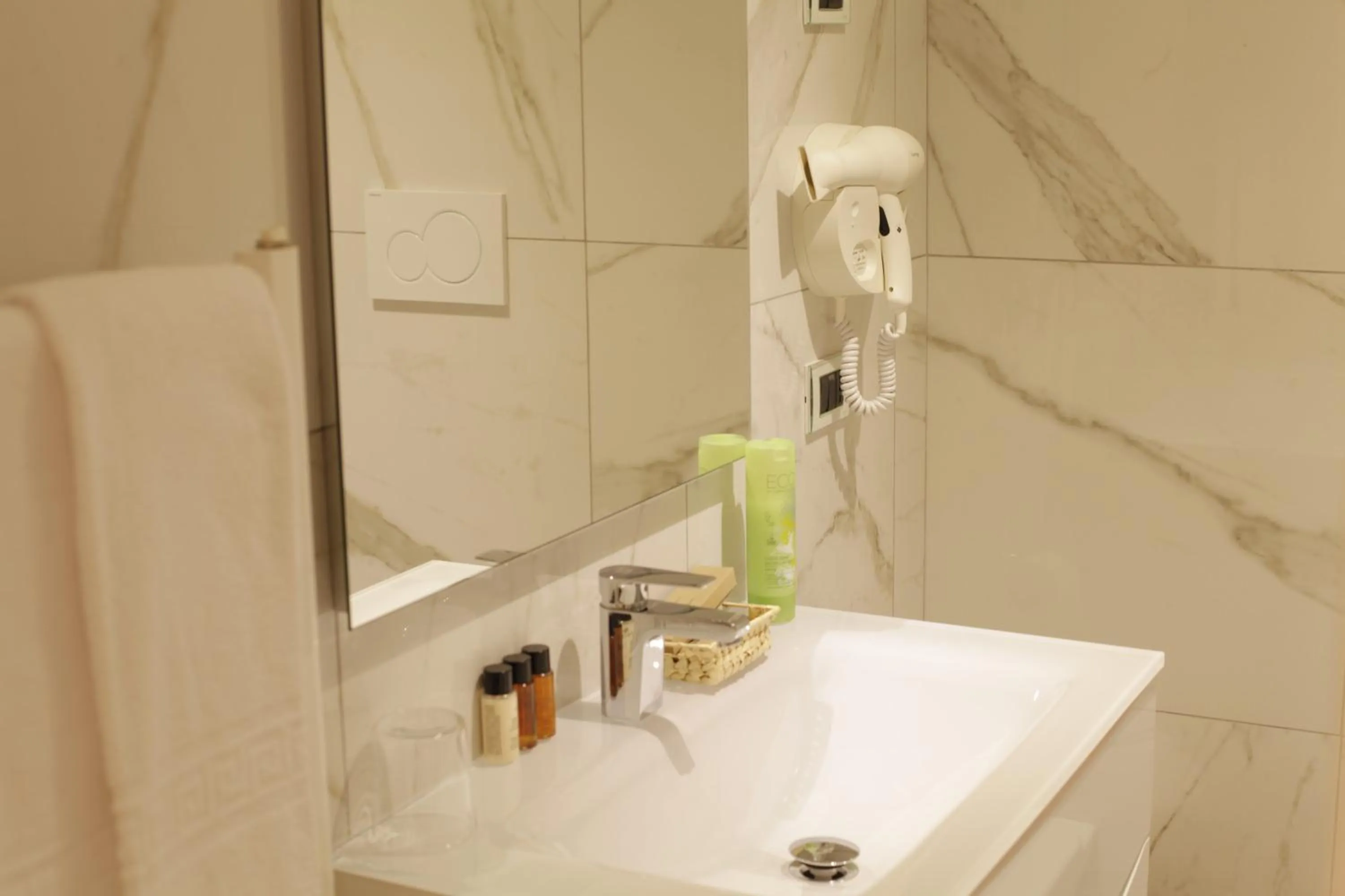 Bathroom in Hotel Cima Rosetta - BW Signature Collection