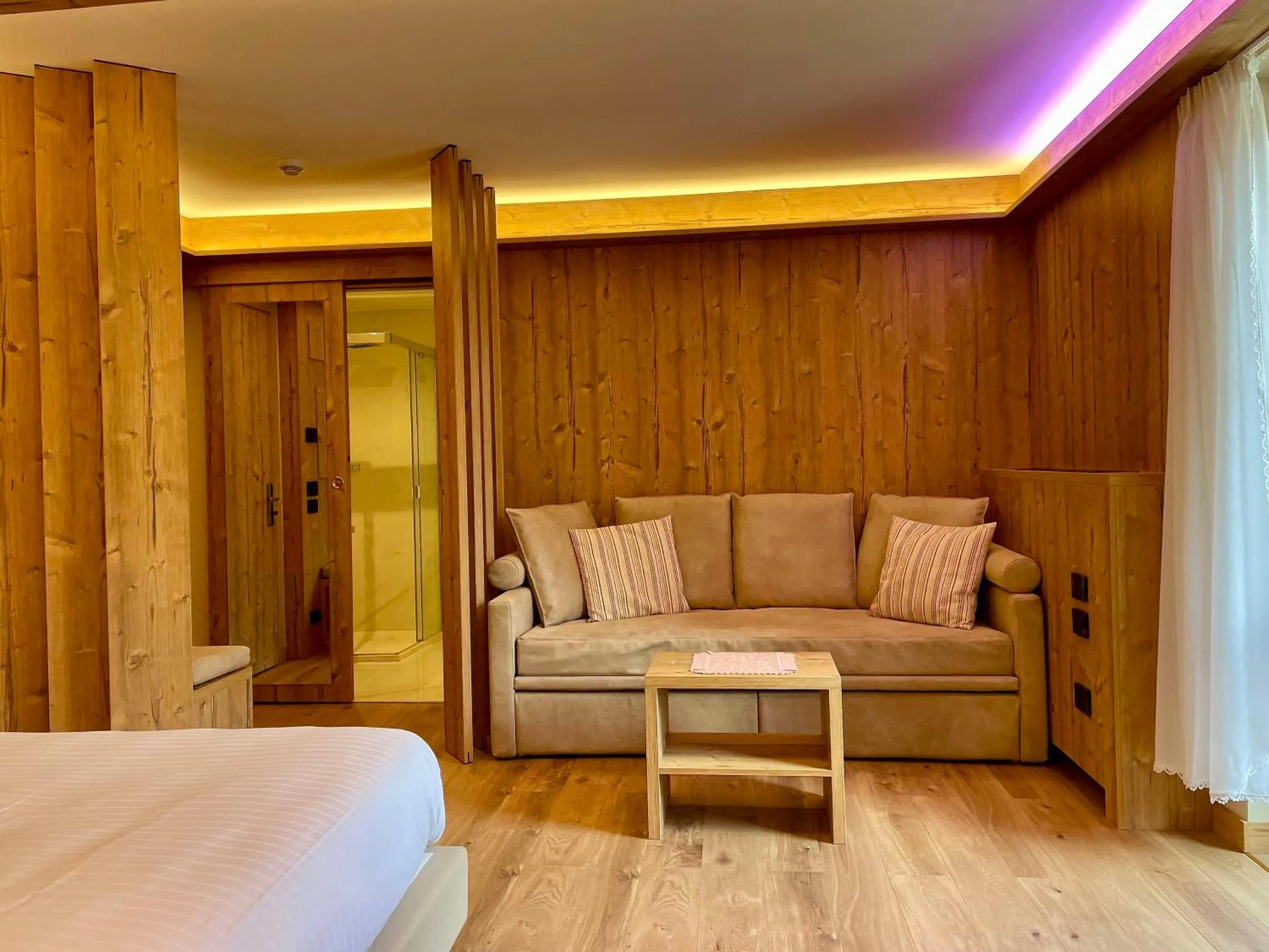 Bedroom, Bed in Hotel Cima Rosetta - BW Signature Collection