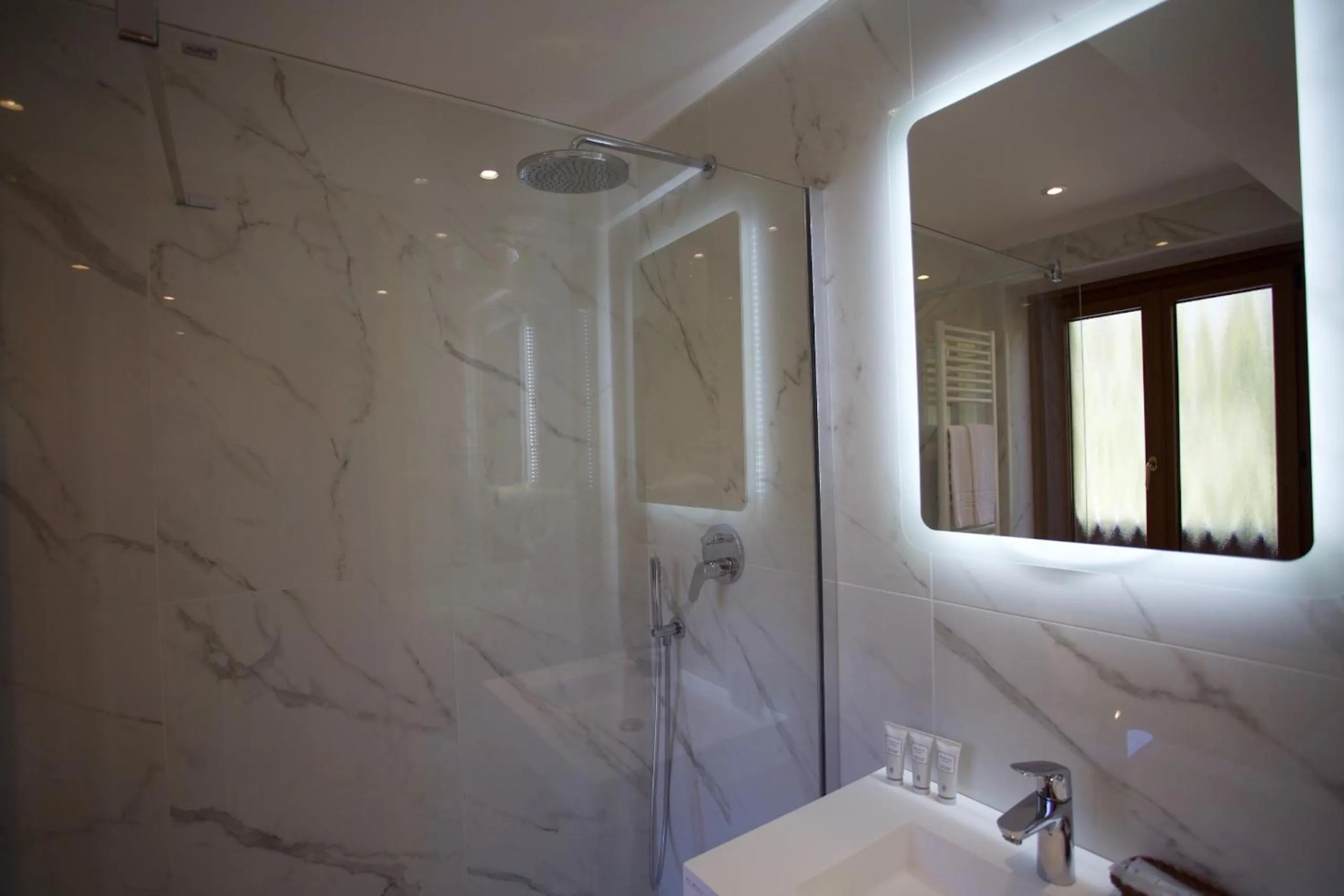 Bathroom in Hotel Cima Rosetta - BW Signature Collection