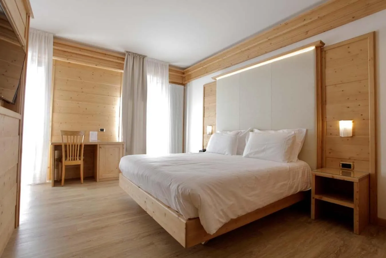Bedroom, Bed in Hotel Cima Rosetta - BW Signature Collection