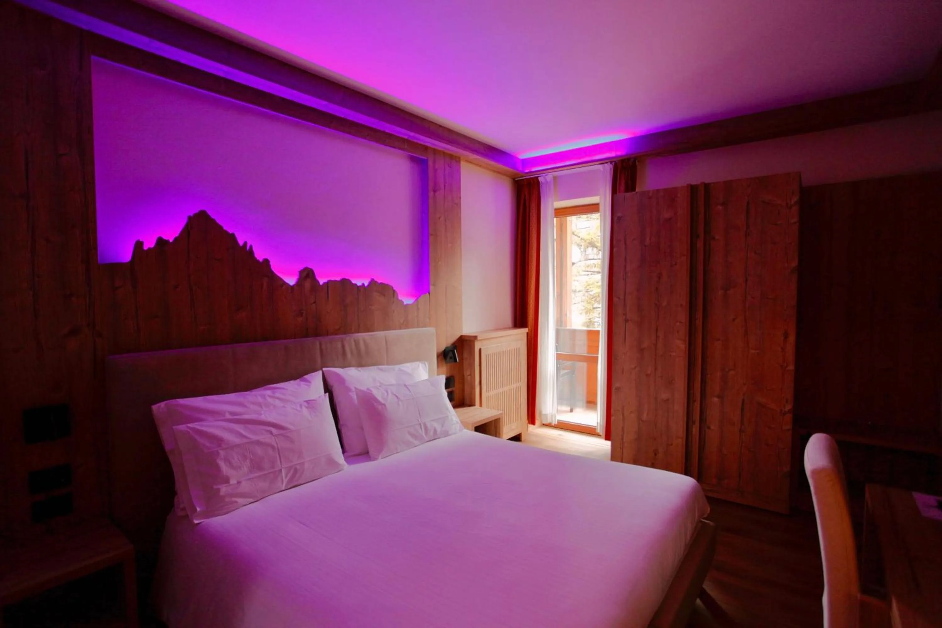 Bedroom, Bed in Hotel Cima Rosetta - BW Signature Collection