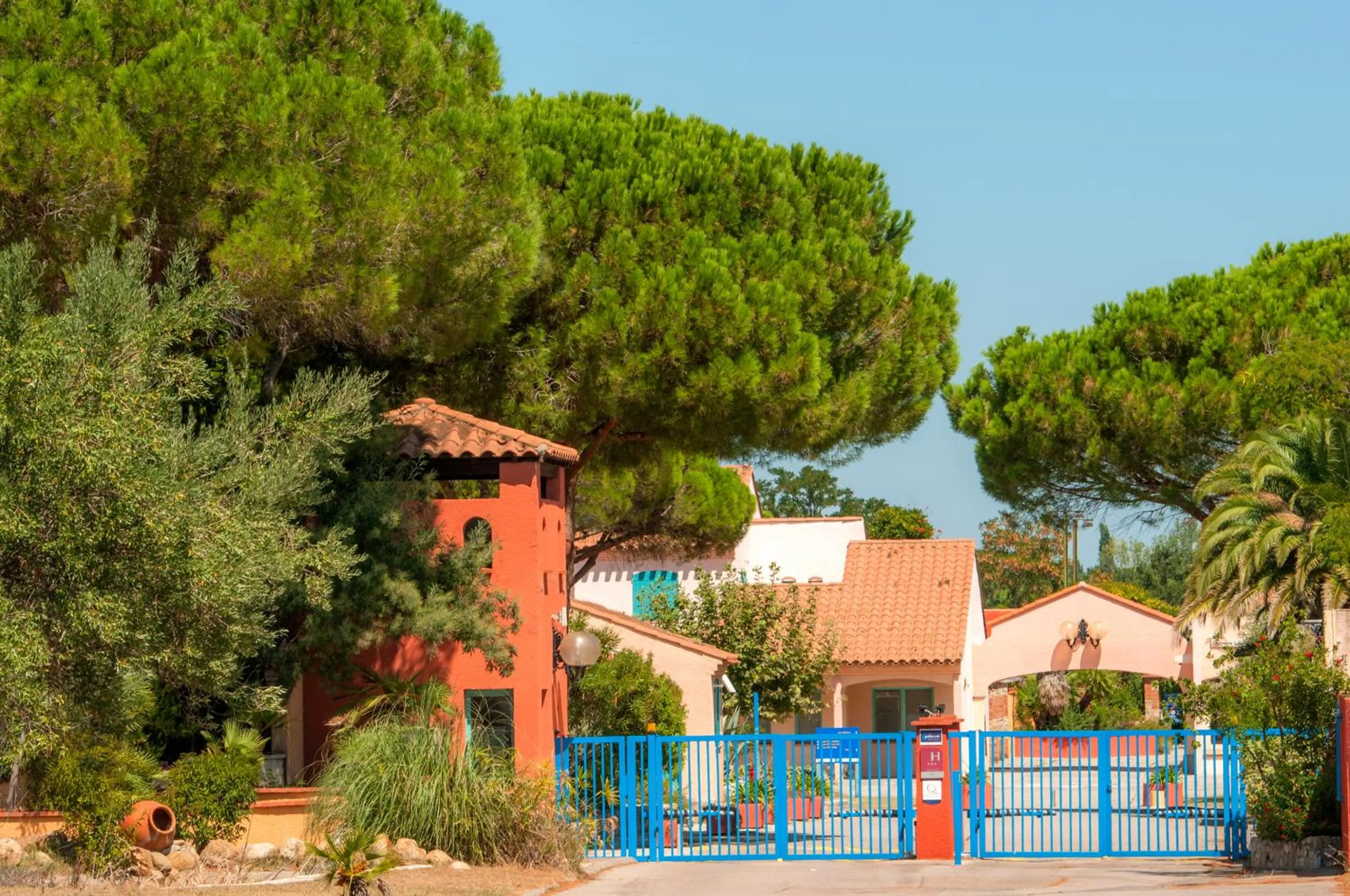 Facade/entrance in Goélia Argelès Village Club