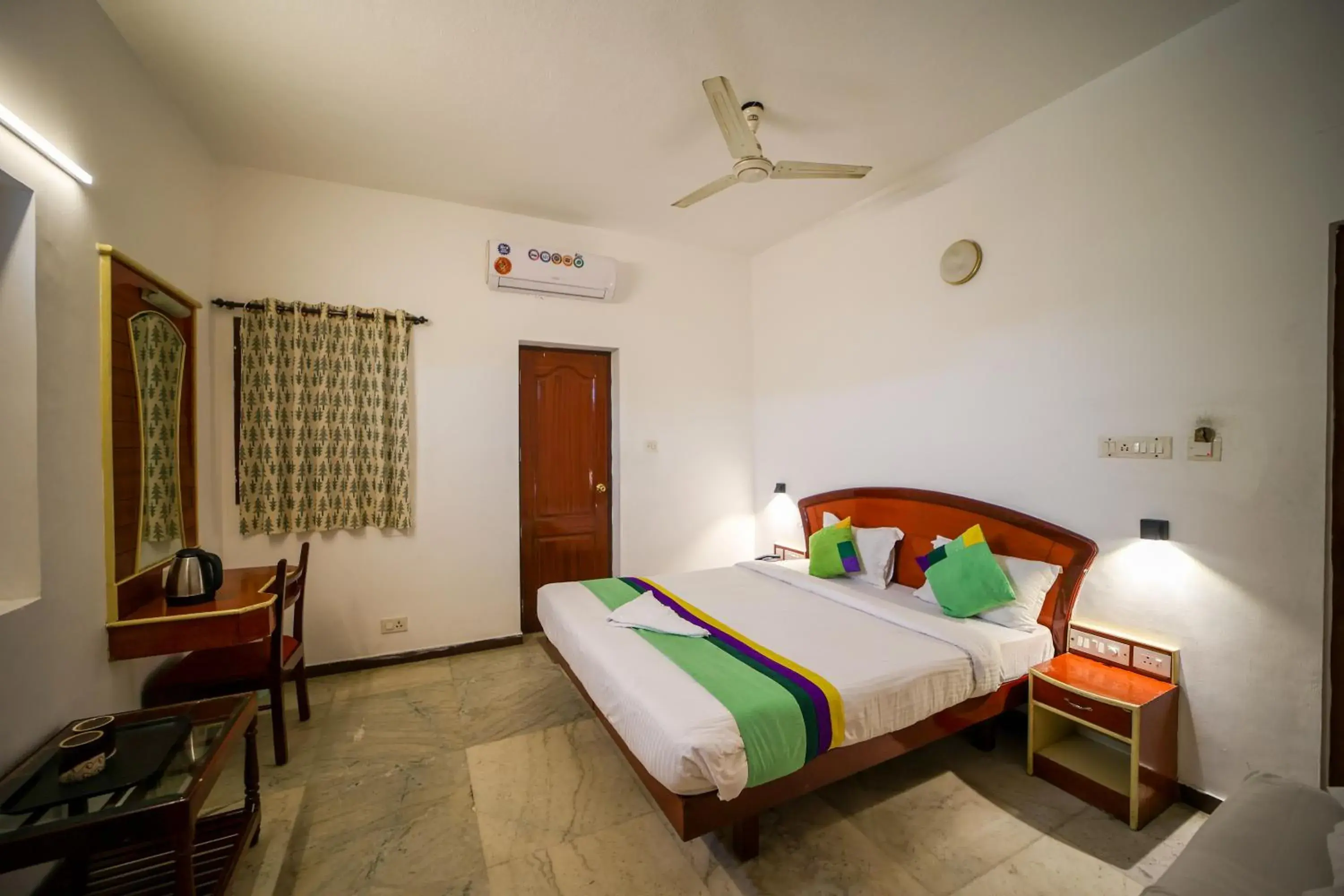 Standard Double Room in Hotel Corbelli Standard Double Room in Hotel Corbelli