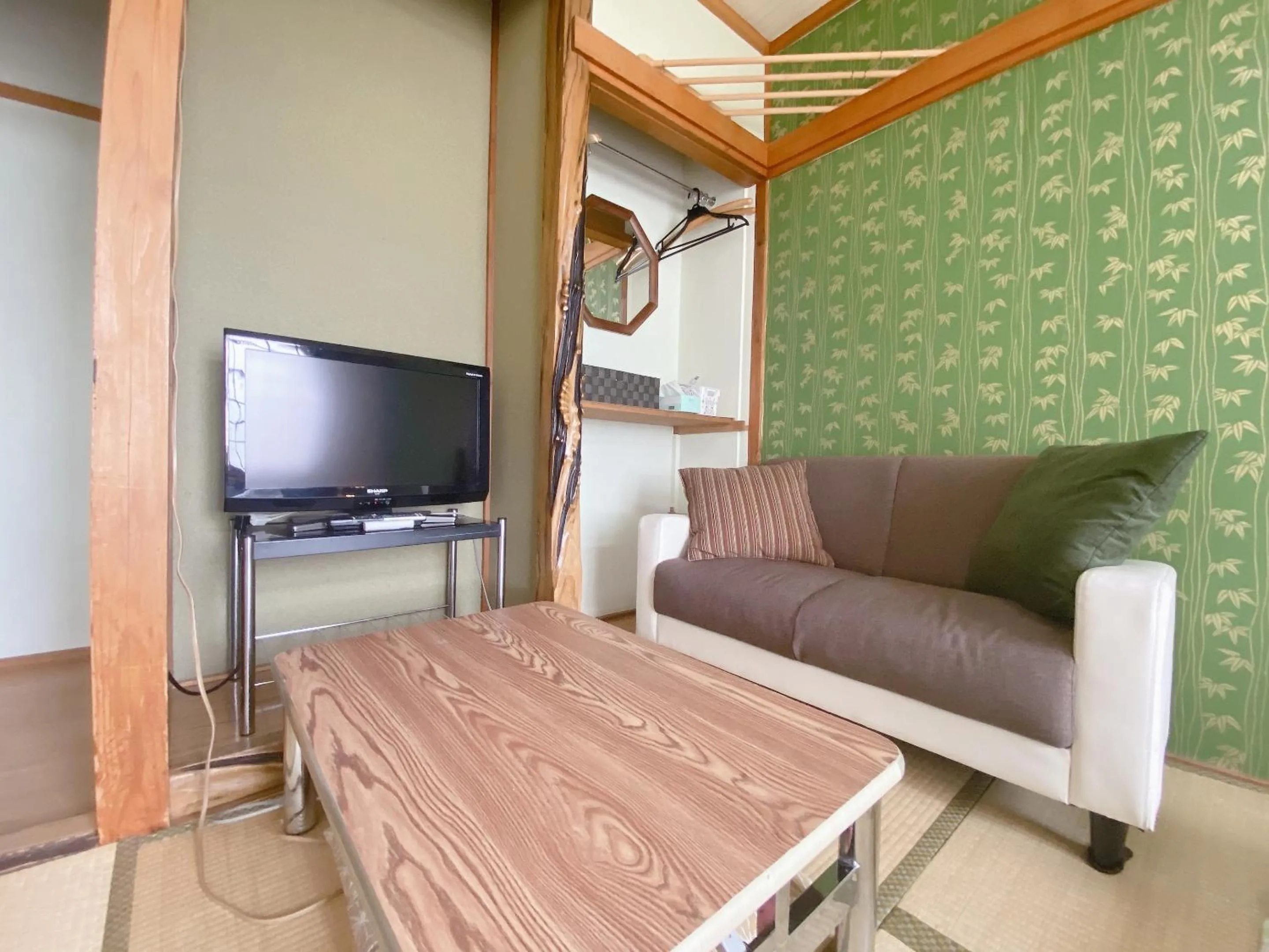 Seating area in Ryokan Sansui