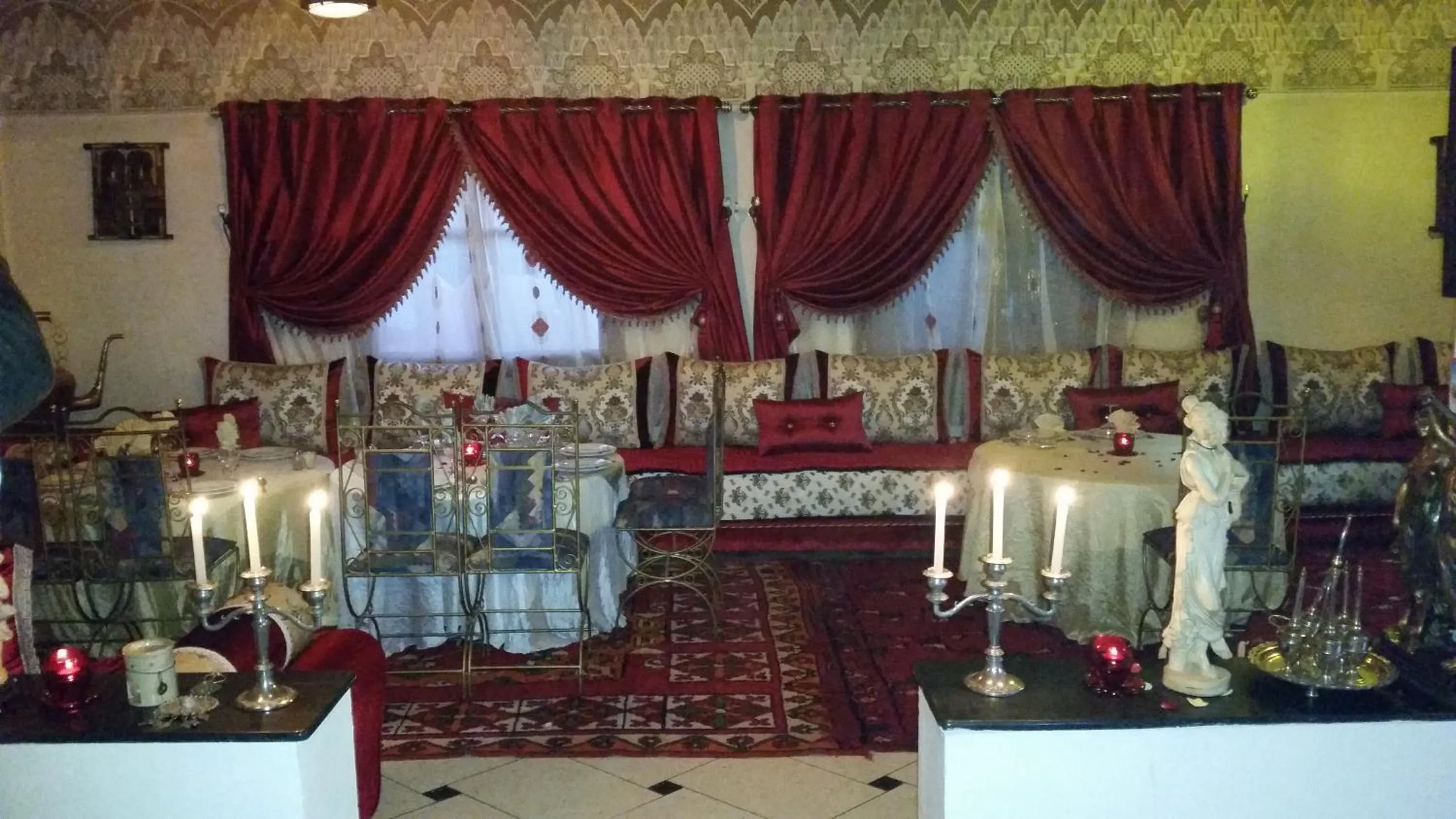 Restaurant/places to eat in Riad Villa Midelt