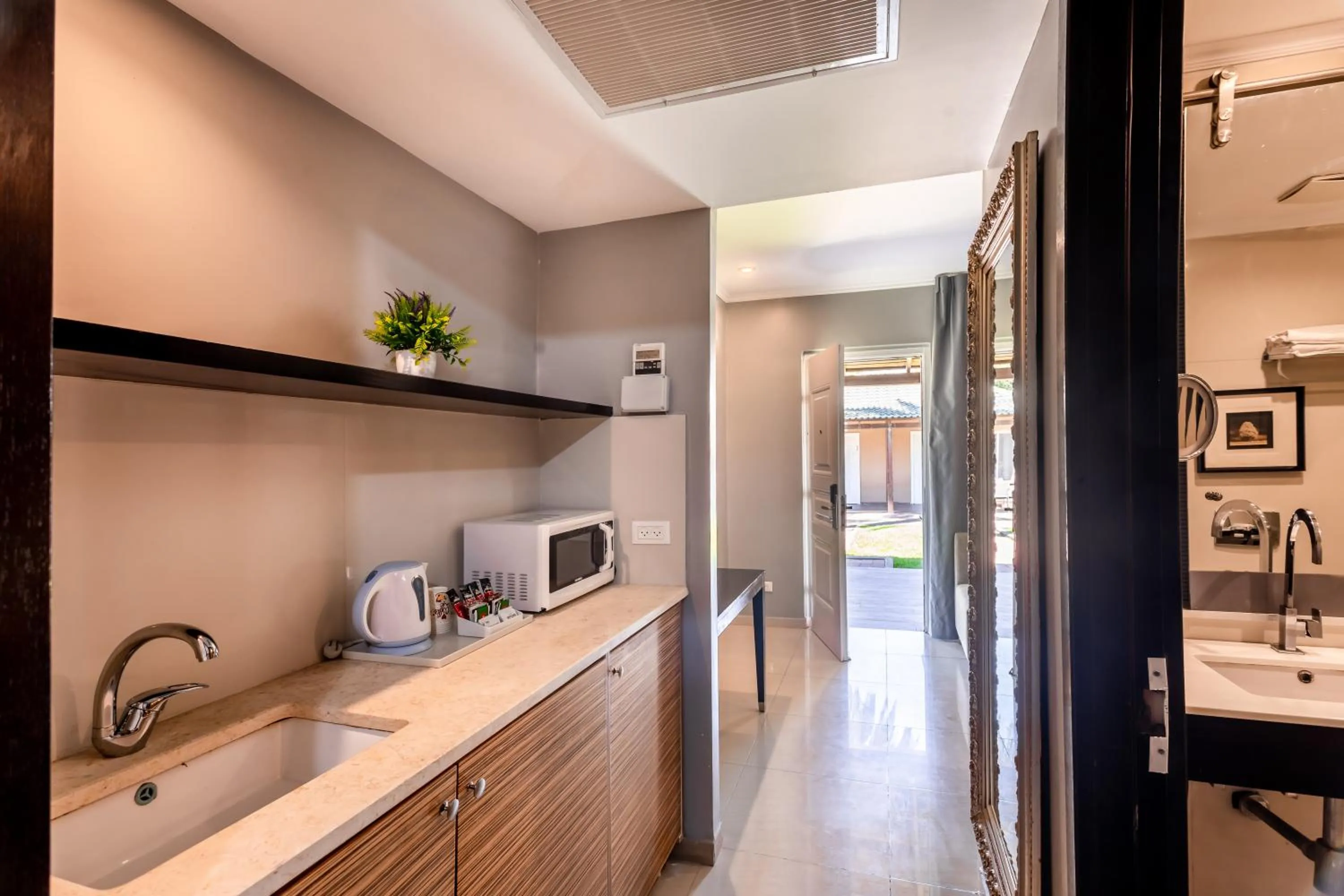 Kitchen or kitchenette in Daria- Authentic Israeli Experience