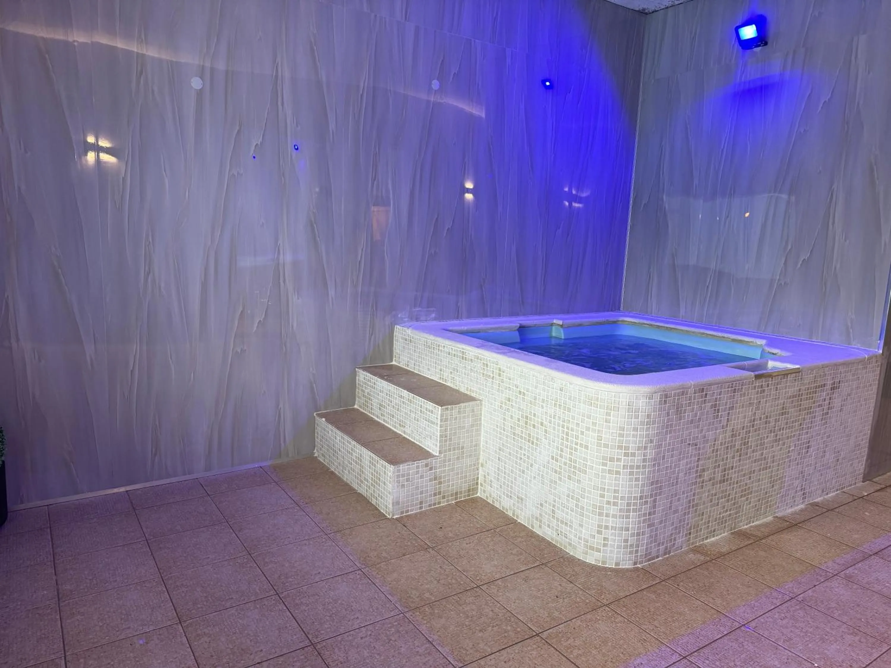 Hot Tub in Hotel Atlantida Sol