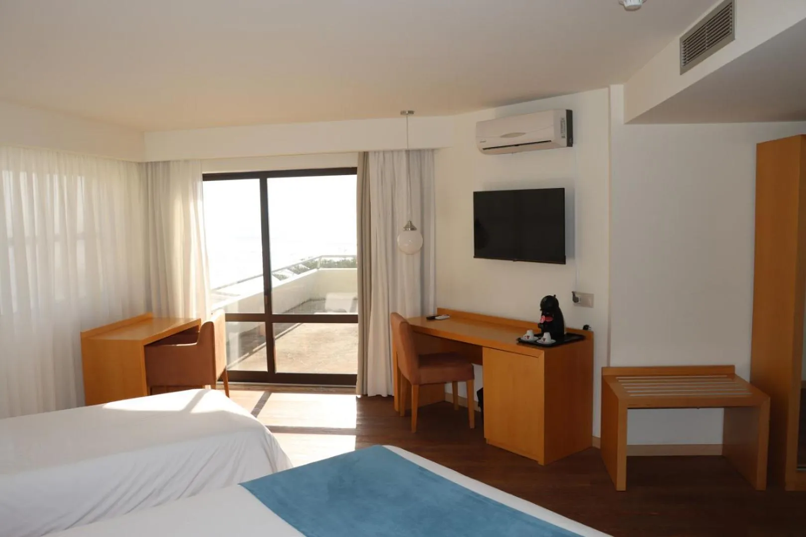 Photo of the whole room, Bed in Hotel Atlantida Sol