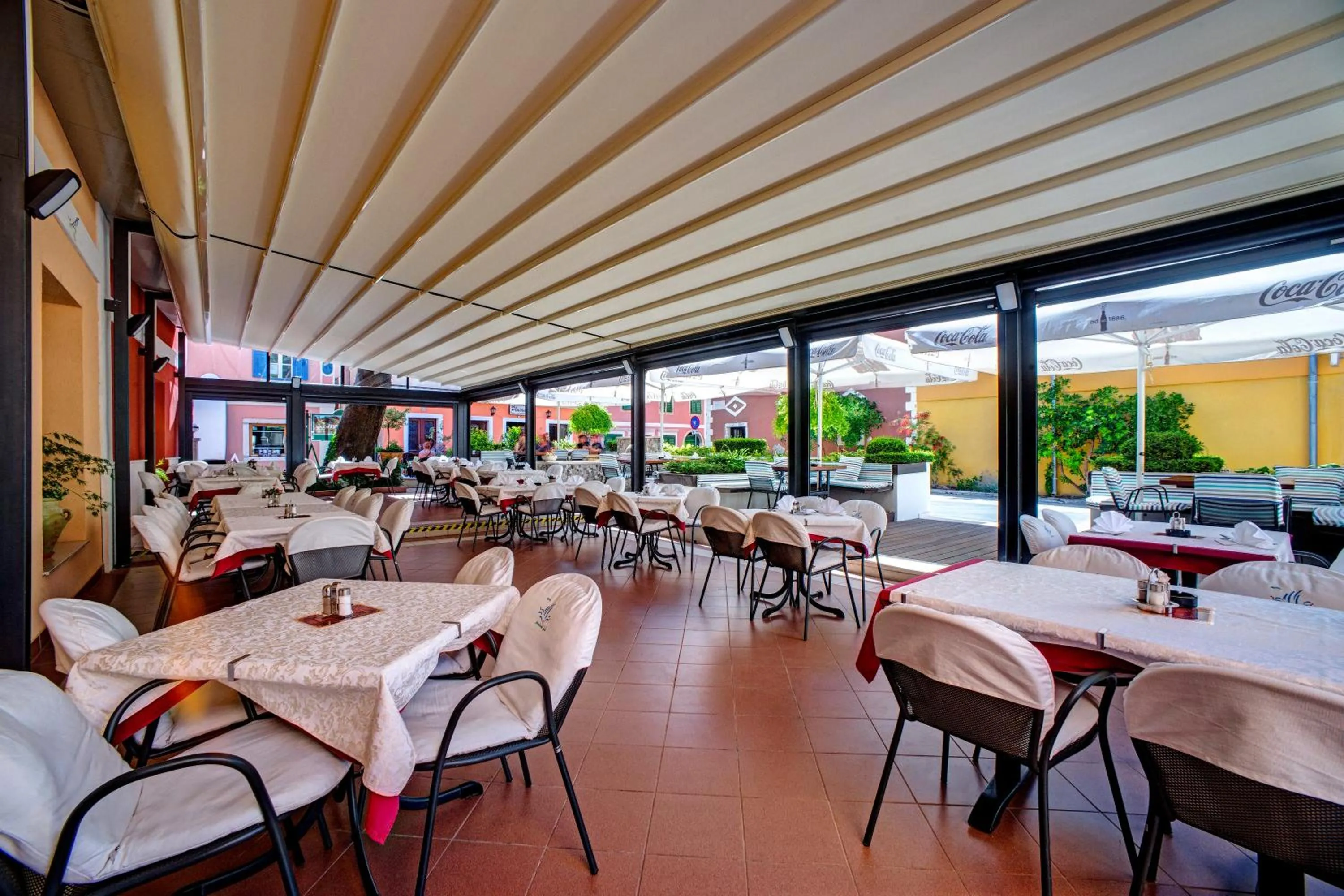 Restaurant/places to eat in Hotel Skradinski Buk