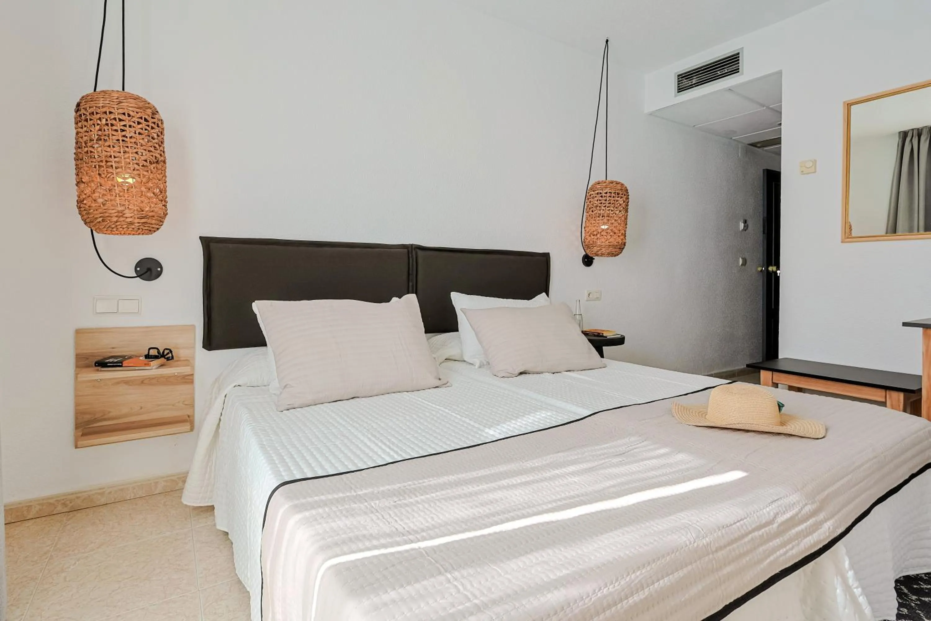 Bed in Hotel Olas de Almuñécar