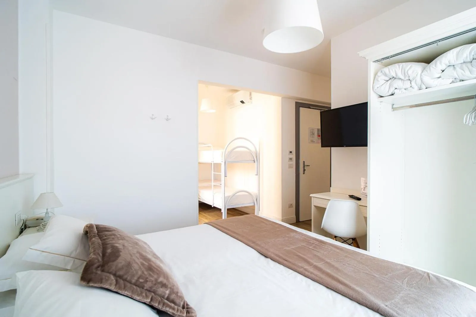 Bed in Hotel Continental