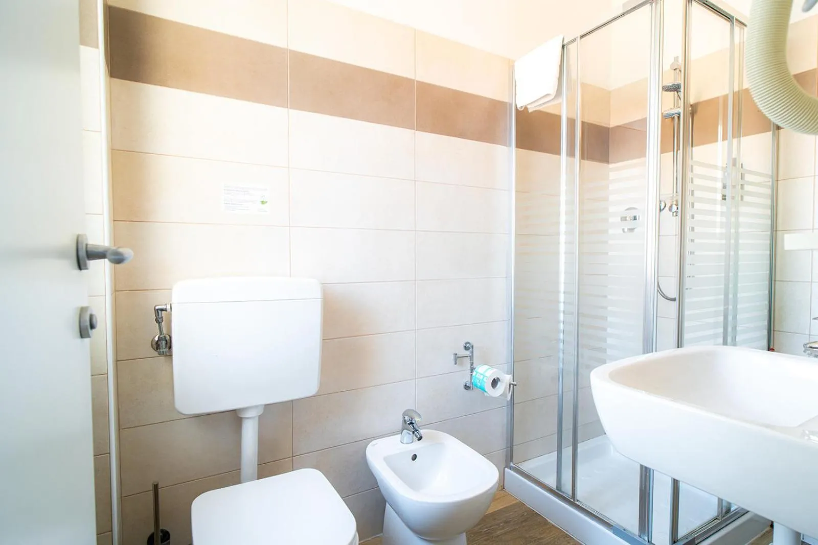 Shower in Hotel Continental