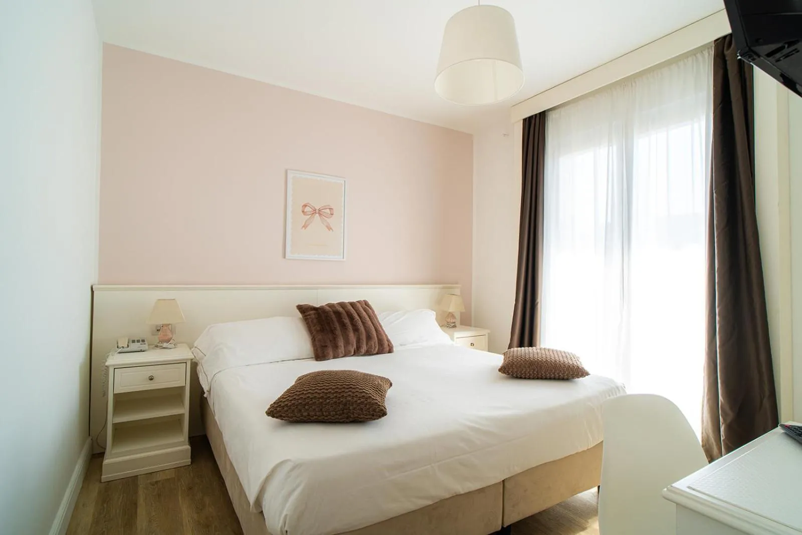 Bed in Hotel Continental
