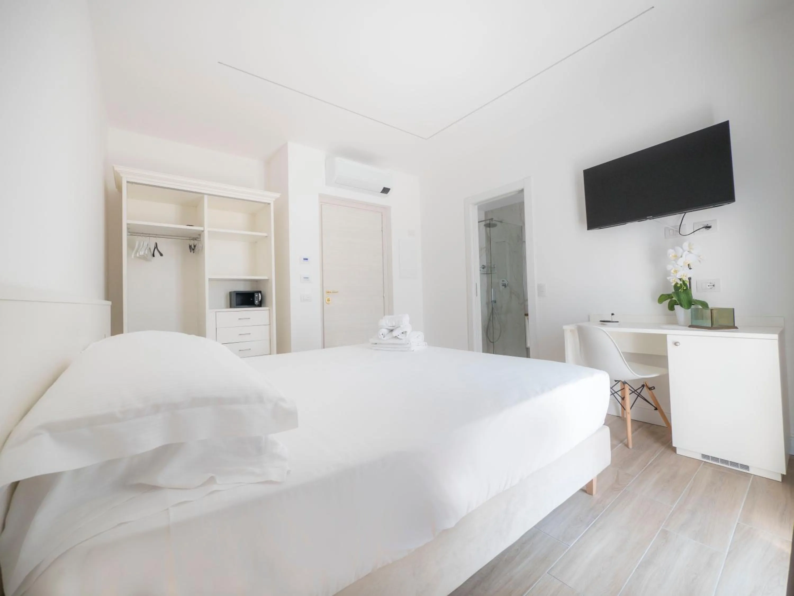 Bedroom, Bed in Hotel Continental