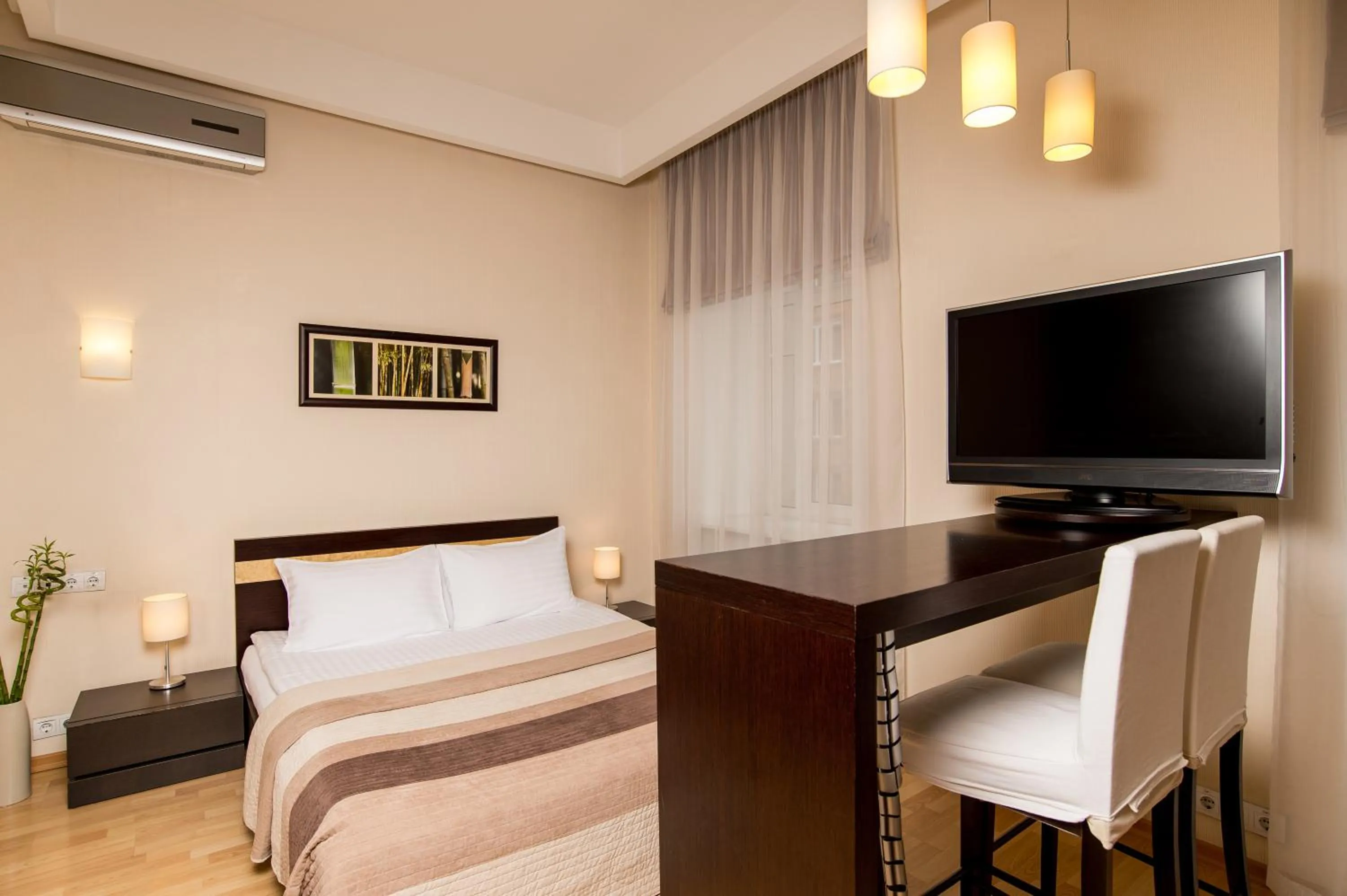 Bedroom, Bed in Senator Victory Square