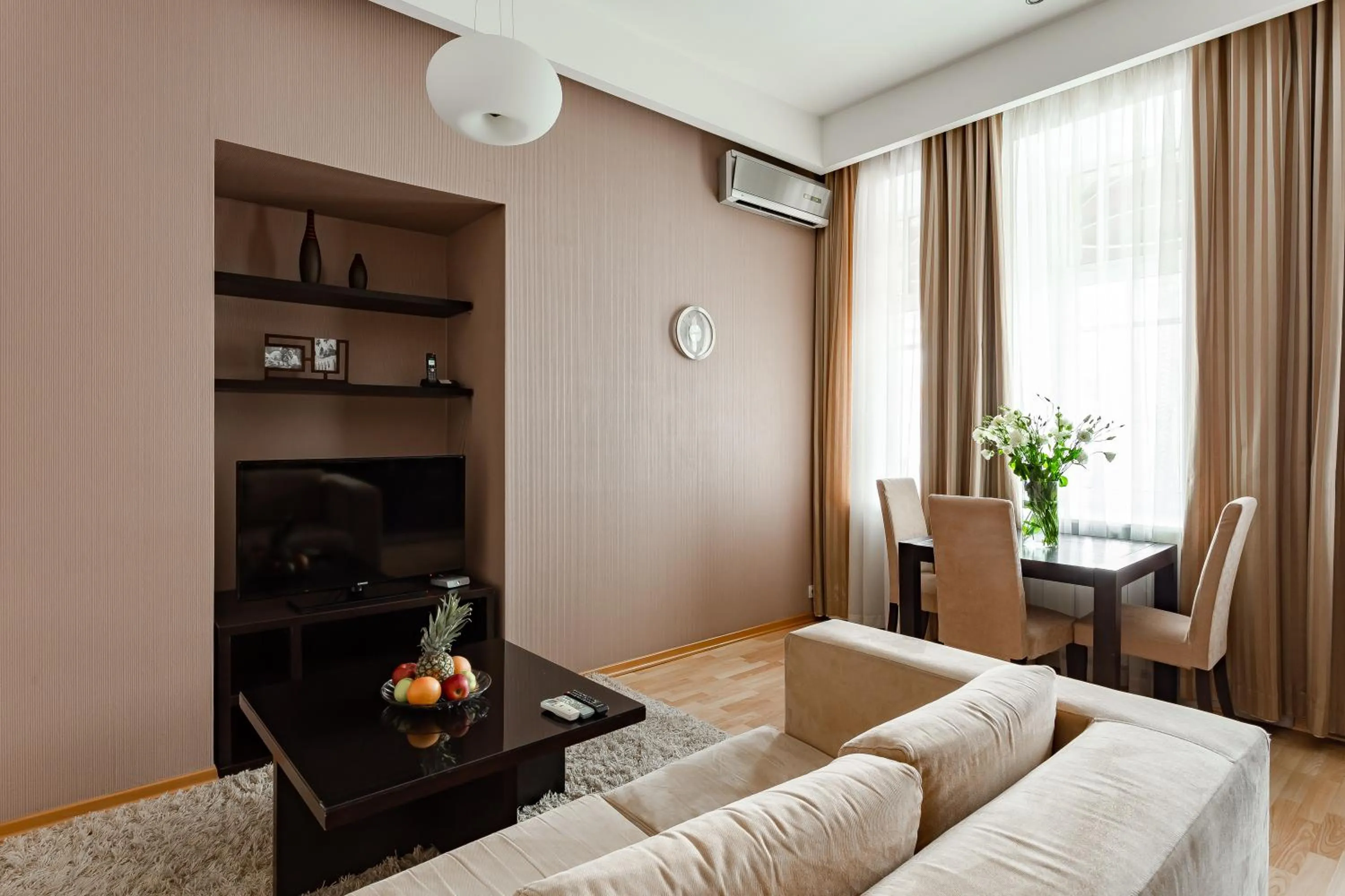 TV and multimedia in Senator Victory Square