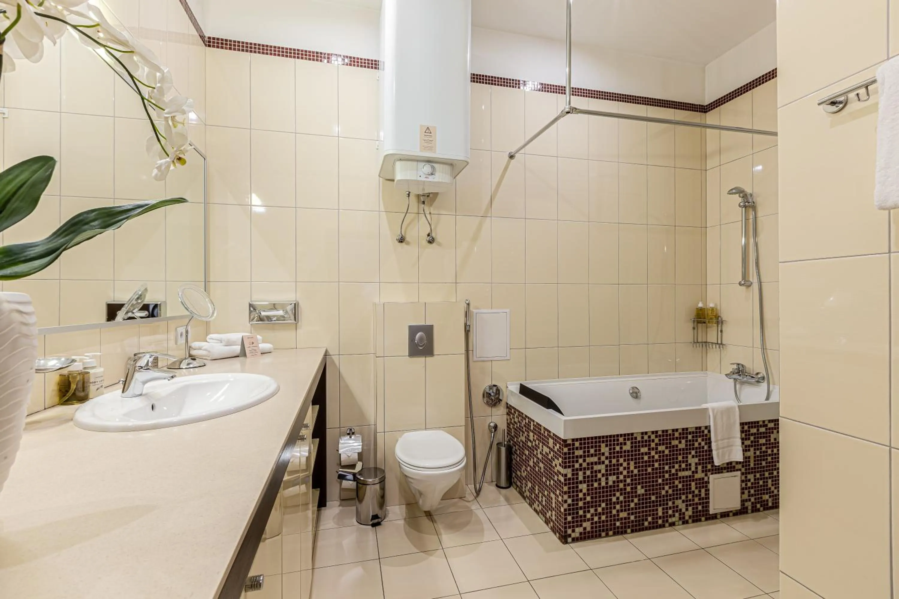 Toilet in Senator Victory Square