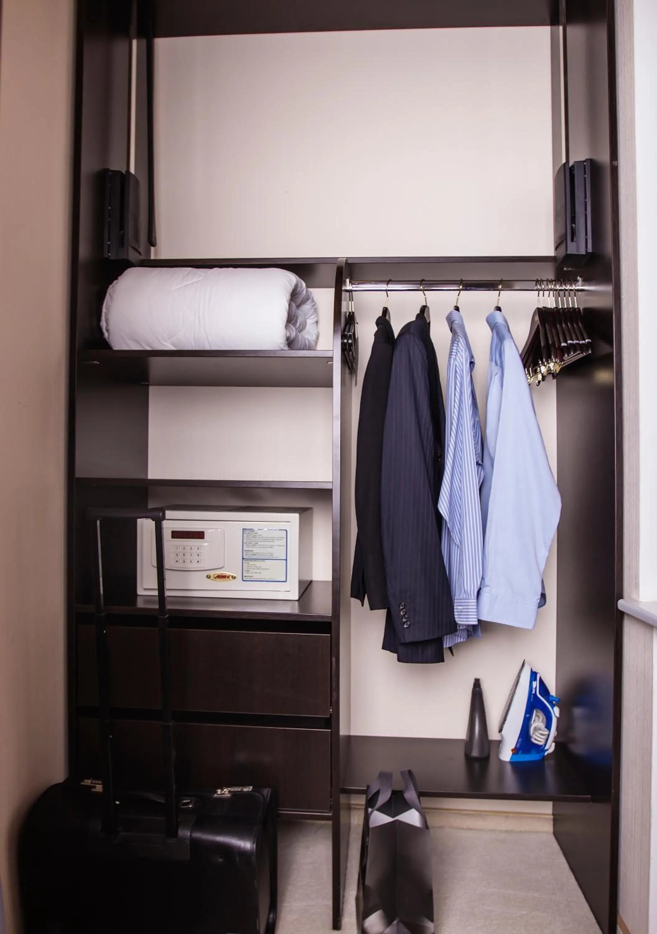 Bedroom in Senator Victory Square