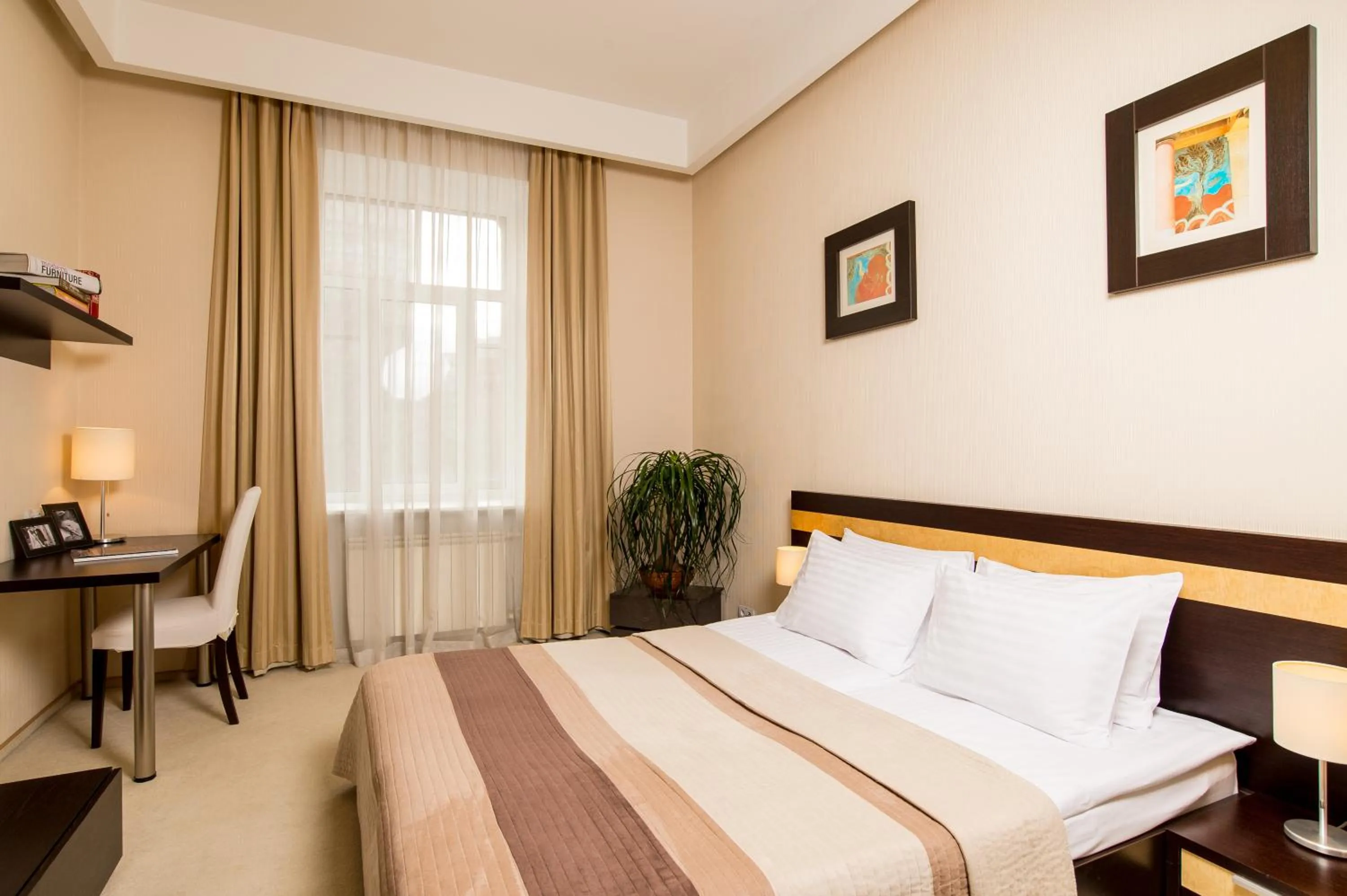 Bedroom, Bed in Senator Victory Square